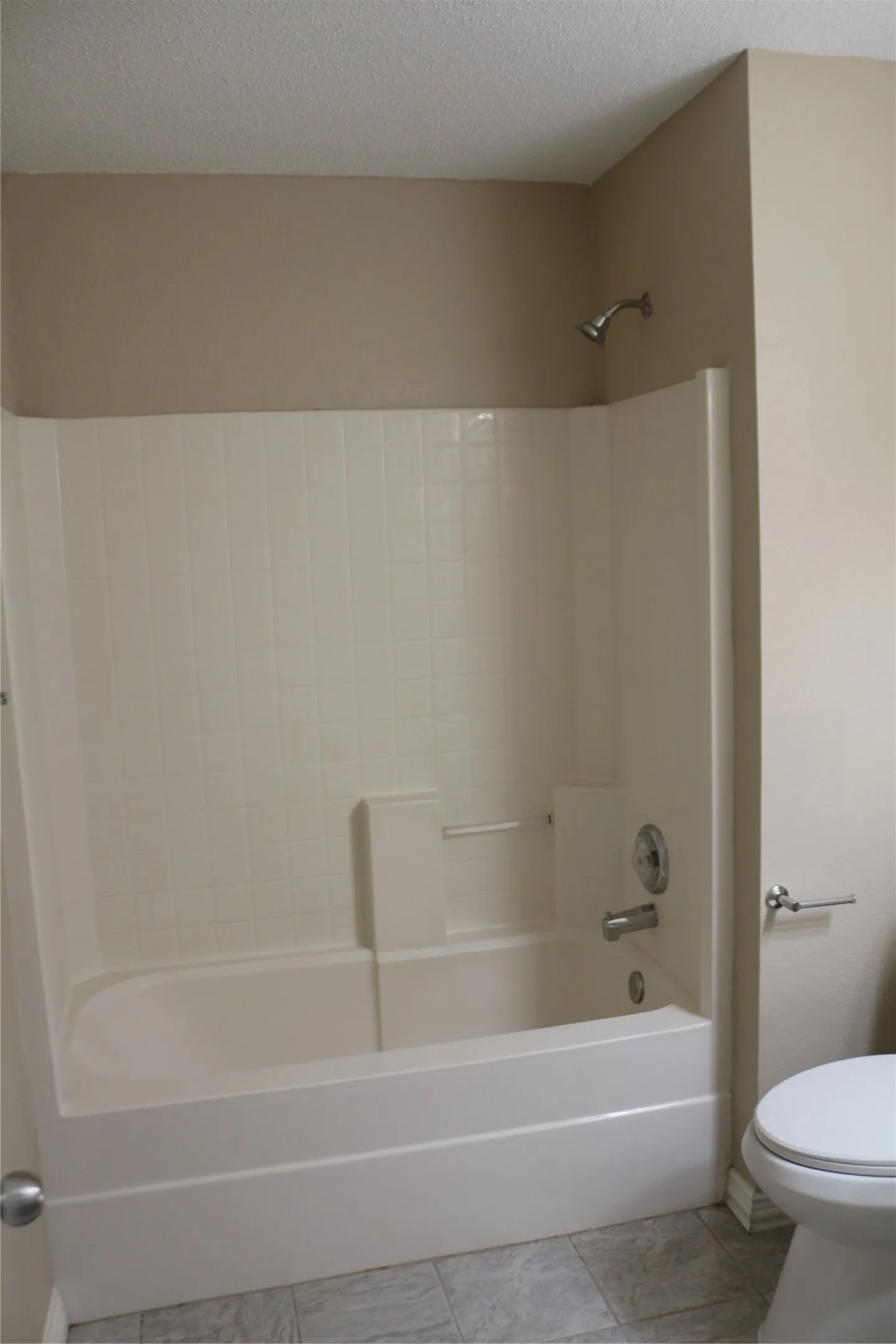 Single Family Residence For Rent in Denton County , 2748 Peach Drive, Little Elm, Texas 75068, 3 Bedroom, 2 Bathroom, 2 Garage spaces, 1,507 Sqft, built in 2001, mls#21334259, Real Estate Agent in Little Elm, Homes For Rent in Denton county, Homes For Rent in Little Elm, Realtor in Little Elm Texas, Real Estate Brokerage Independent Realty Texas, Luminita Cordes Realtor