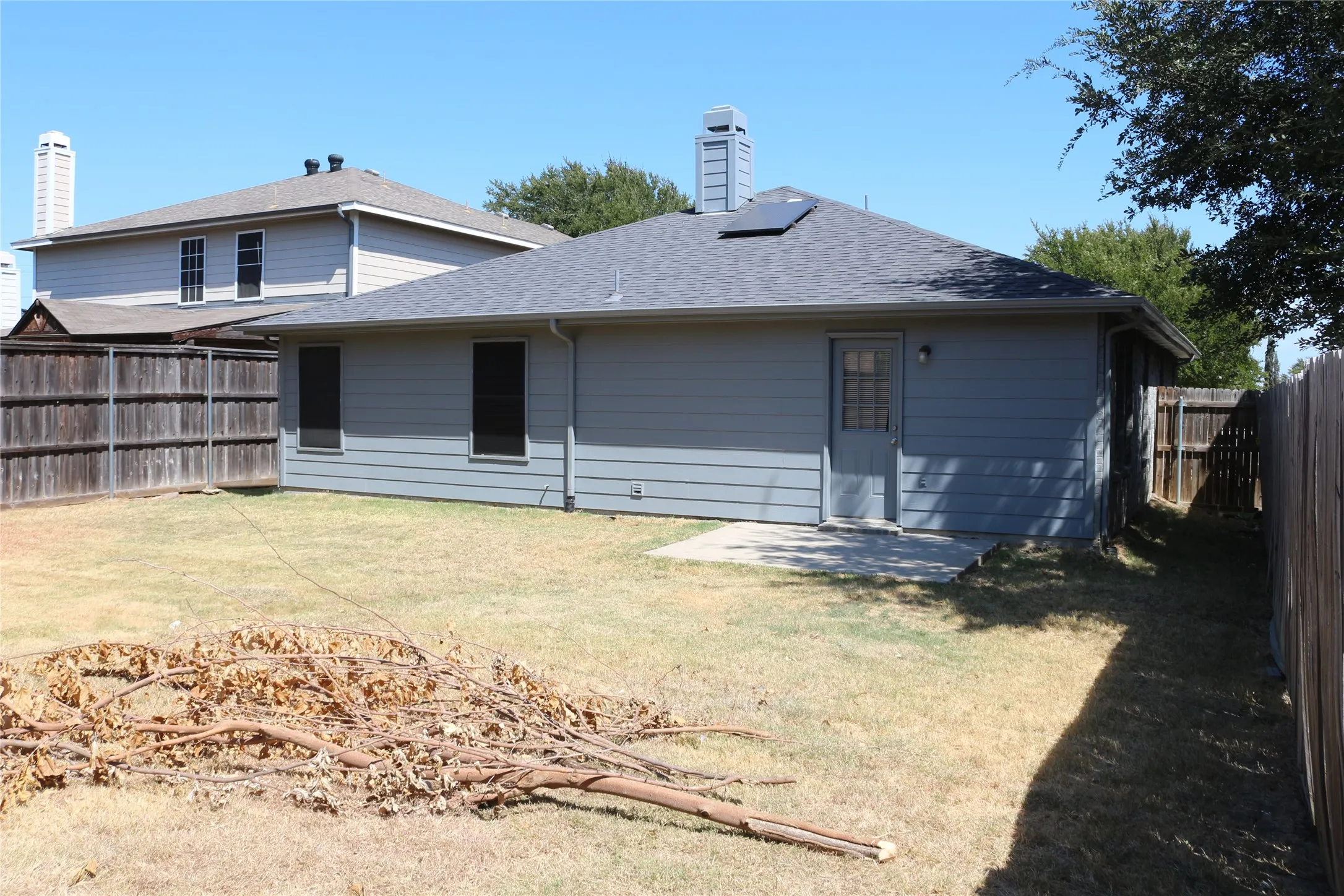 Single Family Residence For Rent in Denton County , 2748 Peach Drive, Little Elm, Texas 75068, 3 Bedroom, 2 Bathroom, 2 Garage spaces, 1,507 Sqft, built in 2001, mls#21334259, Real Estate Agent in Little Elm, Homes For Rent in Denton county, Homes For Rent in Little Elm, Realtor in Little Elm Texas, Real Estate Brokerage Independent Realty Texas, Luminita Cordes Realtor