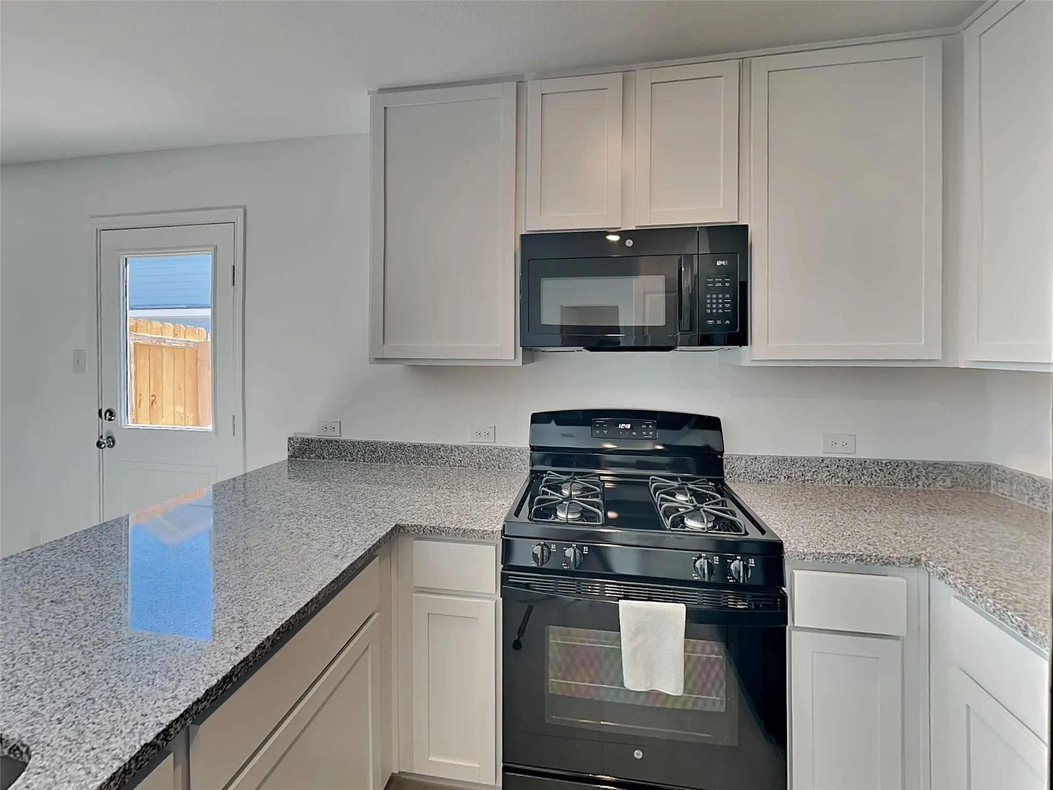 Single Family Residence For Rent in Tarrant County , 9809 Papillion Way, Fort Worth, Texas 76179, 3 Bedroom, 2 Bathroom, 2 Garage spaces, 1,247 Sqft, built in 2023, mls#21333849, Real Estate Agent in Fort Worth, Homes For Rent in Tarrant county, Homes For Rent in Fort Worth, Realtor in Fort Worth Texas, Real Estate Brokerage Independent Realty Texas, Luminita Cordes Realtor