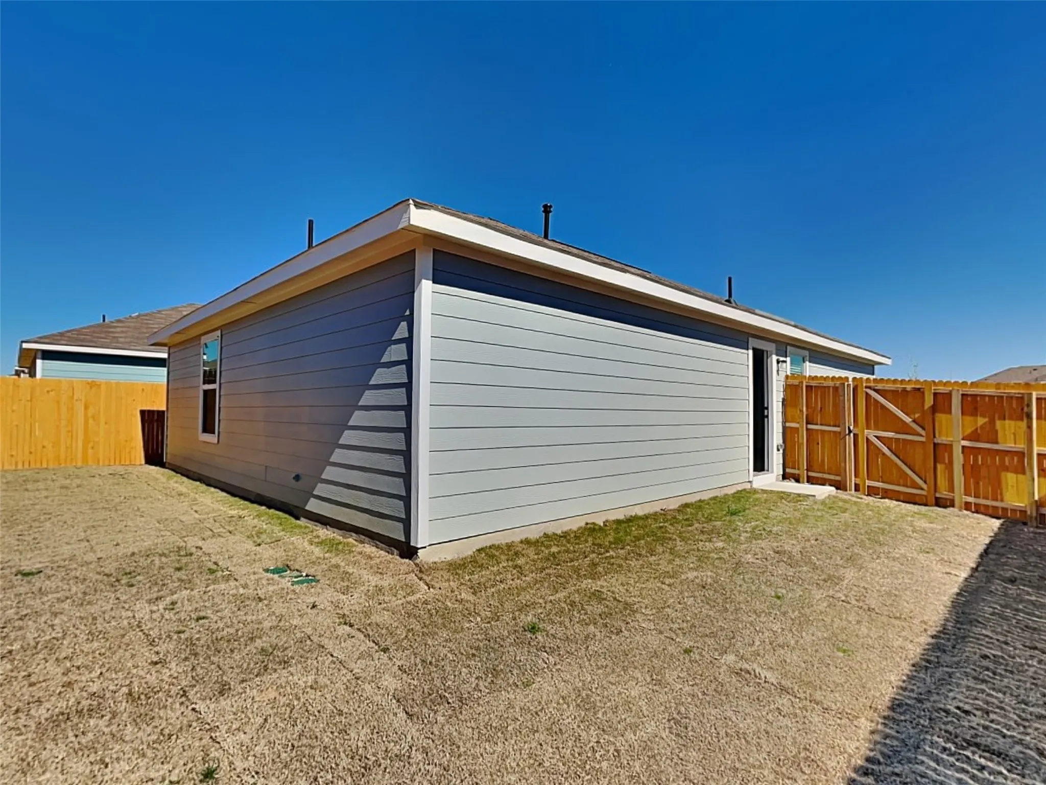 Single Family Residence For Rent in Tarrant County , 9809 Papillion Way, Fort Worth, Texas 76179, 3 Bedroom, 2 Bathroom, 2 Garage spaces, 1,247 Sqft, built in 2023, mls#21333849, Real Estate Agent in Fort Worth, Homes For Rent in Tarrant county, Homes For Rent in Fort Worth, Realtor in Fort Worth Texas, Real Estate Brokerage Independent Realty Texas, Luminita Cordes Realtor
