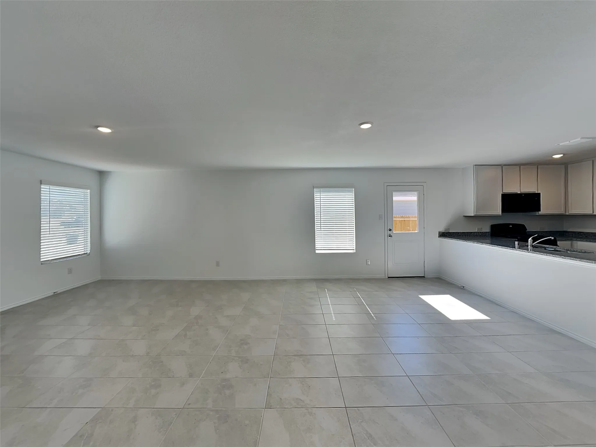 Single Family Residence For Rent in Tarrant County , 9809 Papillion Way, Fort Worth, Texas 76179, 3 Bedroom, 2 Bathroom, 2 Garage spaces, 1,247 Sqft, built in 2023, mls#21333849, Real Estate Agent in Fort Worth, Homes For Rent in Tarrant county, Homes For Rent in Fort Worth, Realtor in Fort Worth Texas, Real Estate Brokerage Independent Realty Texas, Luminita Cordes Realtor