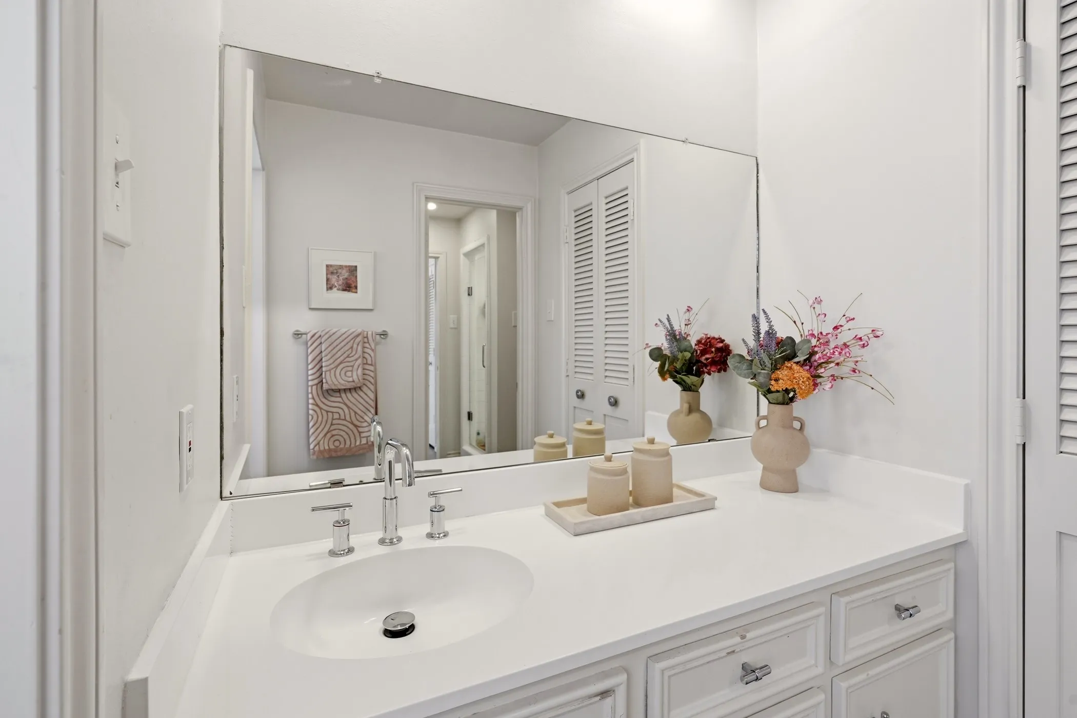 Single Family Residence For Rent in Dallas County , 9618 Fallbrook Drive, Dallas, Texas 75243, 4 Bedroom, 3 Bathroom, 2 Garage spaces, 2,785 Sqft, built in 1973, mls#21334069, Real Estate Agent in Dallas, Homes For Rent in Dallas county, Homes For Rent in Dallas, Realtor in Dallas Texas, Real Estate Brokerage Independent Realty Texas, Luminita Cordes Realtor