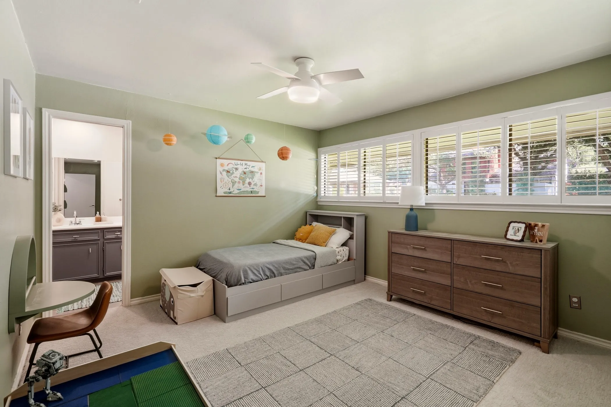 Single Family Residence For Rent in Dallas County , 9618 Fallbrook Drive, Dallas, Texas 75243, 4 Bedroom, 3 Bathroom, 2 Garage spaces, 2,785 Sqft, built in 1973, mls#21334069, Real Estate Agent in Dallas, Homes For Rent in Dallas county, Homes For Rent in Dallas, Realtor in Dallas Texas, Real Estate Brokerage Independent Realty Texas, Luminita Cordes Realtor
