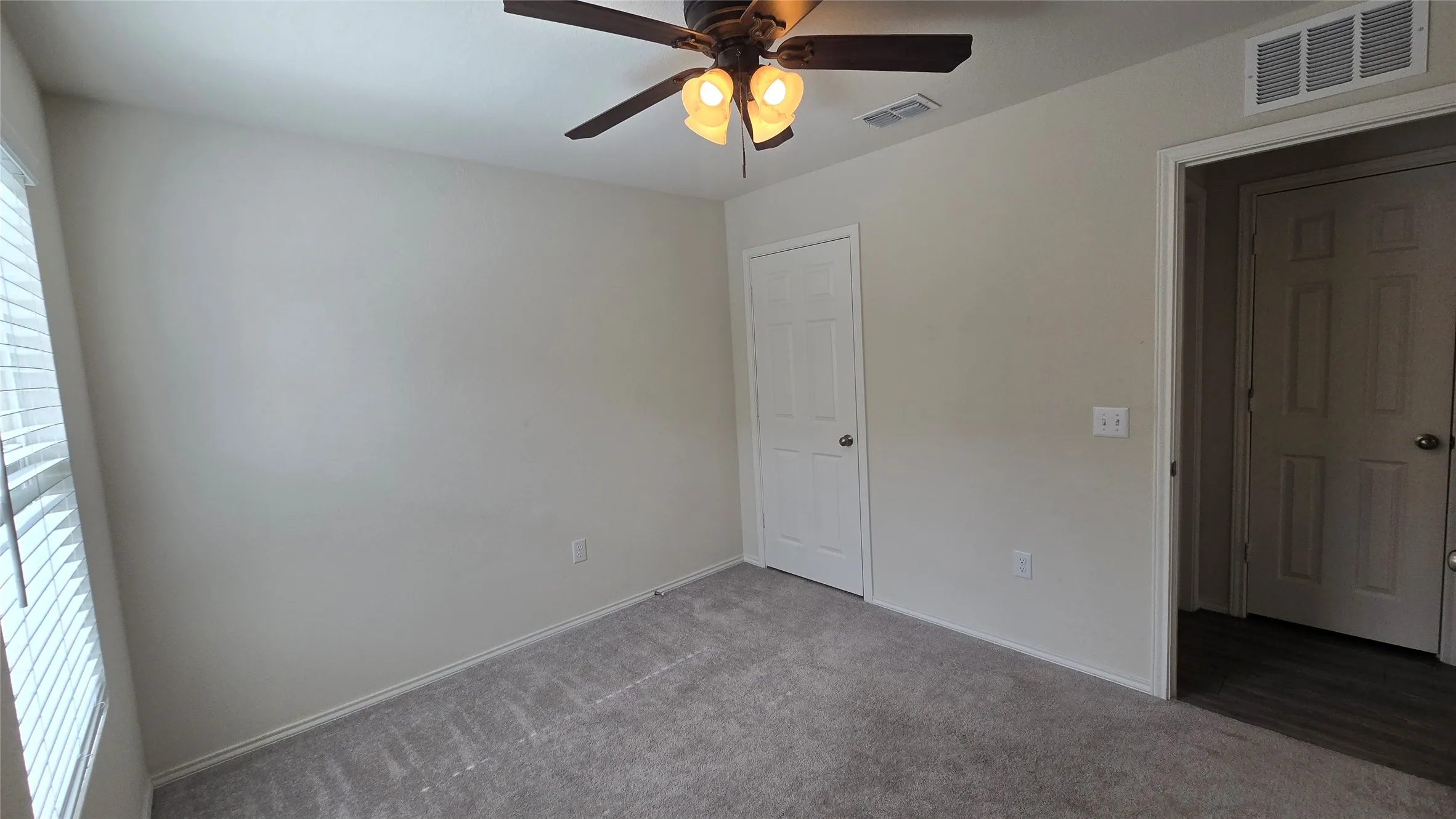 Single Family Residence For Rent in Denton County , 1121 Waggoner Drive, Aubrey, Texas 76227, 3 Bedroom, 2 Bathroom, 2 Garage spaces, 1,501 Sqft, built in 2021, mls#21333551, Real Estate Agent in Aubrey, Homes For Rent in Denton county, Homes For Rent in Aubrey, Realtor in Aubrey Texas, Real Estate Brokerage Independent Realty Texas, Luminita Cordes Realtor