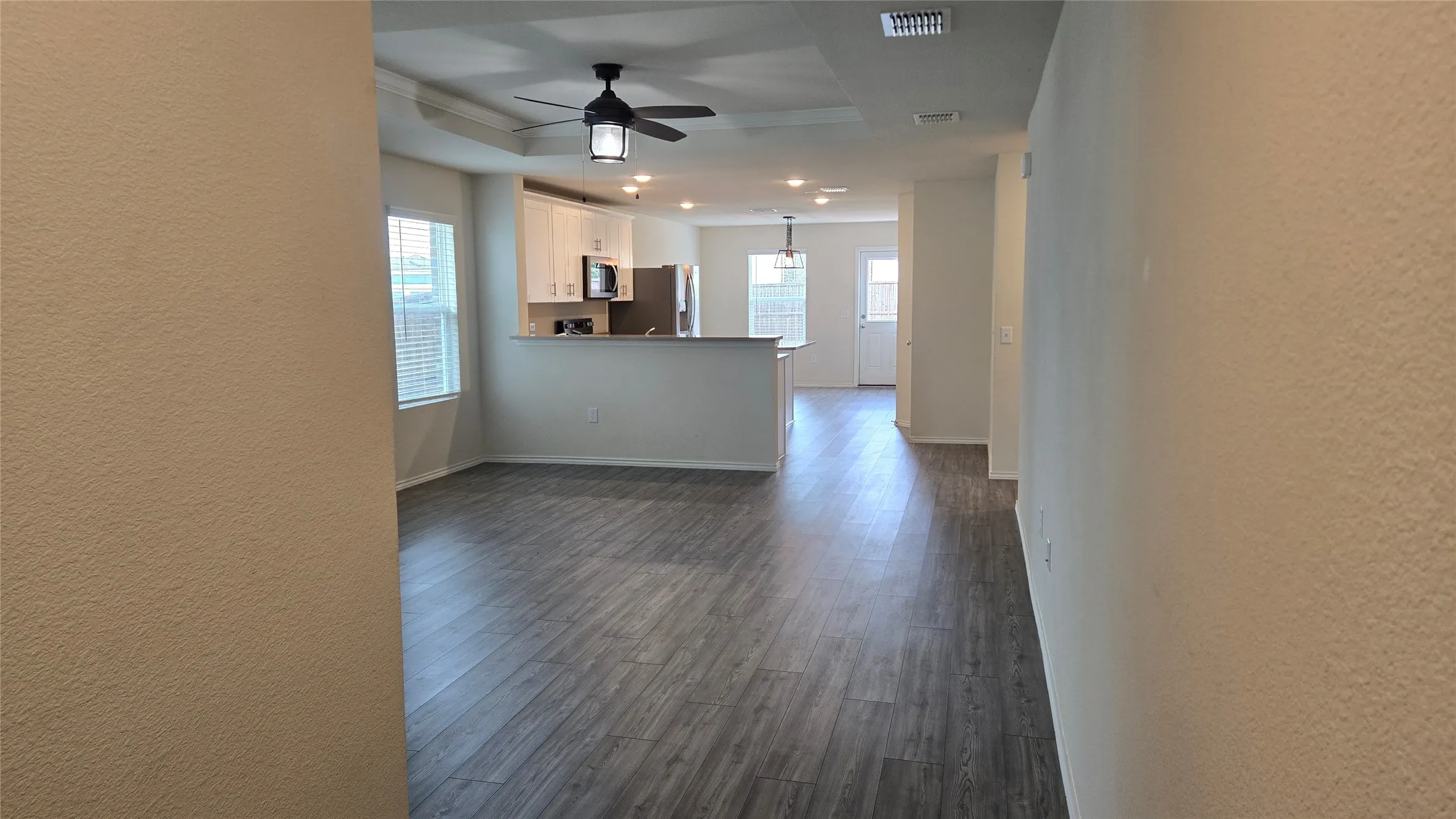 Single Family Residence For Rent in Denton County , 1121 Waggoner Drive, Aubrey, Texas 76227, 3 Bedroom, 2 Bathroom, 2 Garage spaces, 1,501 Sqft, built in 2021, mls#21333551, Real Estate Agent in Aubrey, Homes For Rent in Denton county, Homes For Rent in Aubrey, Realtor in Aubrey Texas, Real Estate Brokerage Independent Realty Texas, Luminita Cordes Realtor