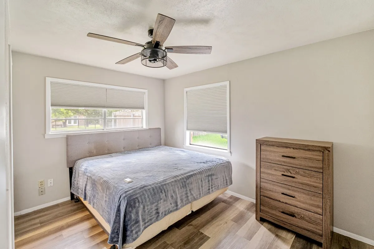 Single Family Residence For Sale in Henderson County , 514 Malibu Street, Malakoff, Texas 75148, 3 Bedroom, 2 Bathroom, Garage spaces, 1,229 Sqft, built in 1966, mls#21330314, Real Estate Agent in Malakoff, Homes For Sale in Henderson county, Homes For Sale in Malakoff, Realtor in Malakoff Texas, Real Estate Brokerage Independent Realty Texas, Luminita Cordes Realtor