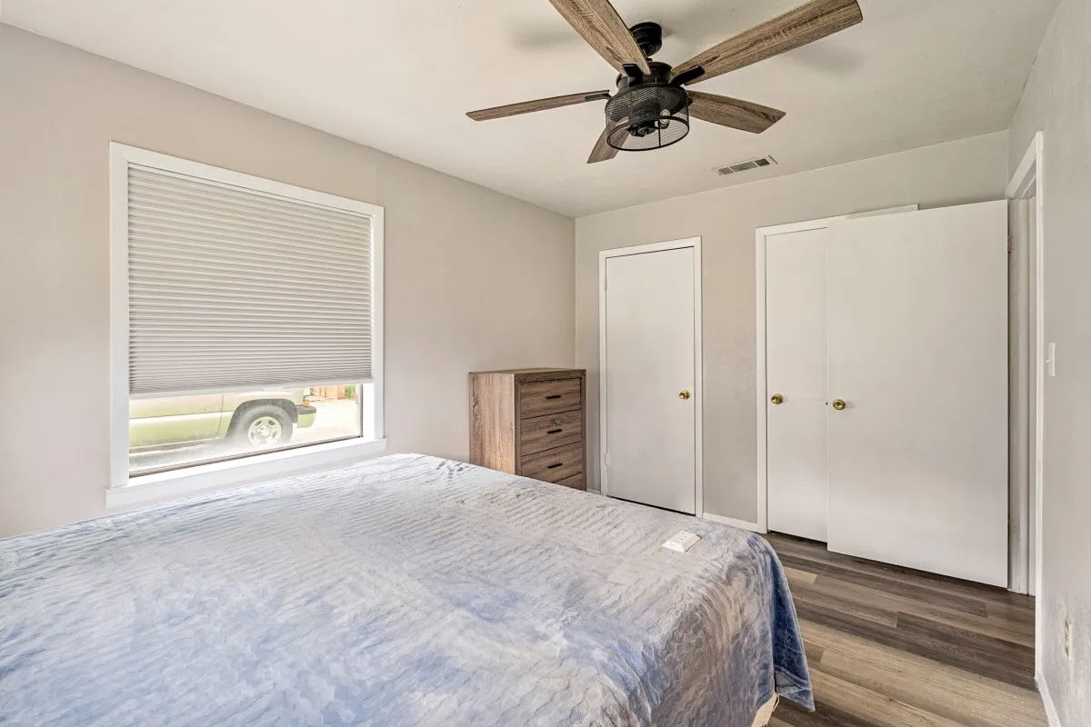 Single Family Residence For Sale in Henderson County , 514 Malibu Street, Malakoff, Texas 75148, 3 Bedroom, 2 Bathroom, Garage spaces, 1,229 Sqft, built in 1966, mls#21330314, Real Estate Agent in Malakoff, Homes For Sale in Henderson county, Homes For Sale in Malakoff, Realtor in Malakoff Texas, Real Estate Brokerage Independent Realty Texas, Luminita Cordes Realtor