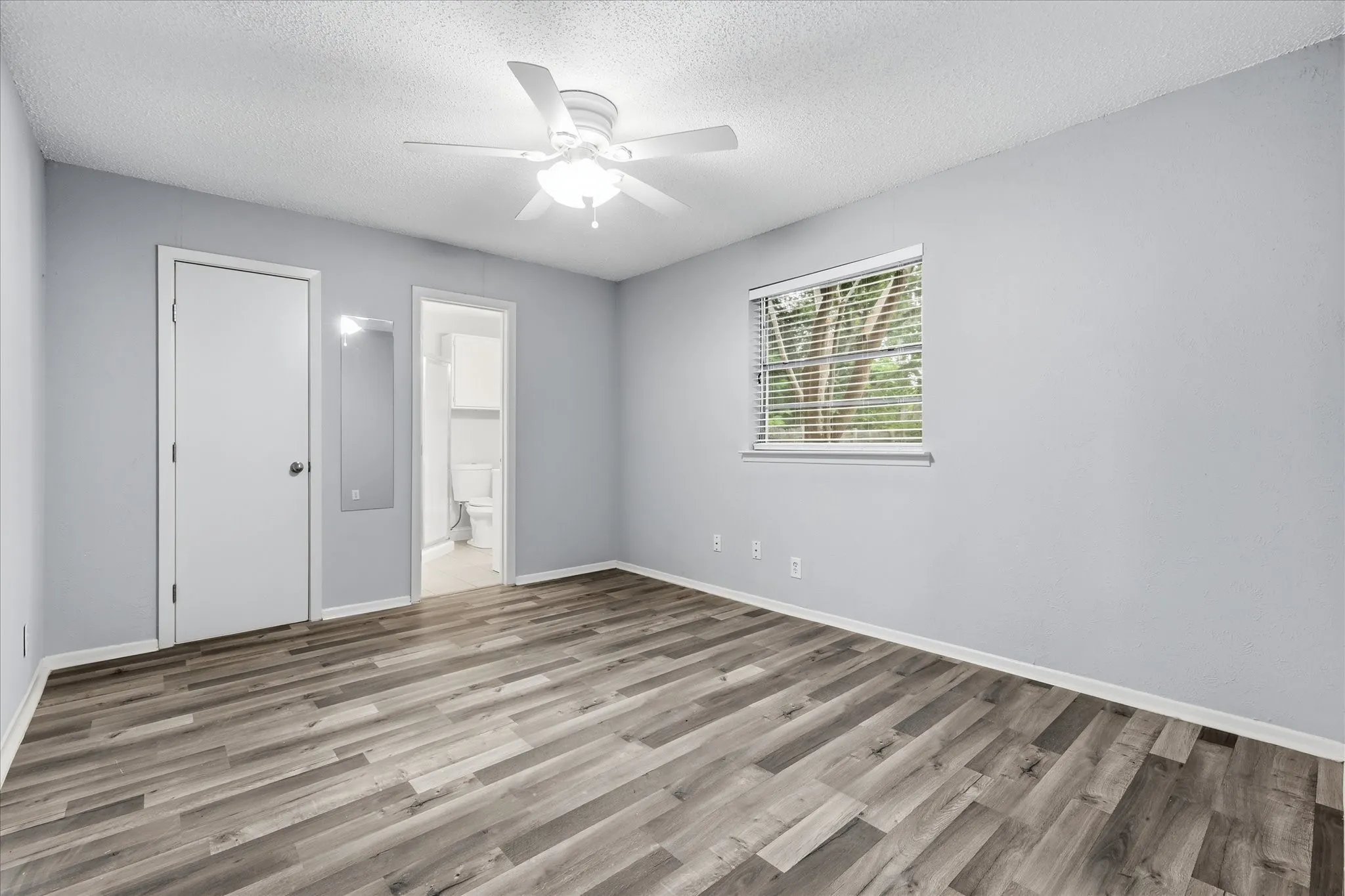 Single Family Residence For Rent in Tarrant County , 6540 Bernadine Drive, Watauga, Texas 76148, 3 Bedroom, 2 Bathroom, 2 Garage spaces, 1,032 Sqft, built in 1972, mls#21331493, Real Estate Agent in Watauga, Homes For Rent in Tarrant county, Homes For Rent in Watauga, Realtor in Watauga Texas, Real Estate Brokerage Independent Realty Texas, Luminita Cordes Realtor