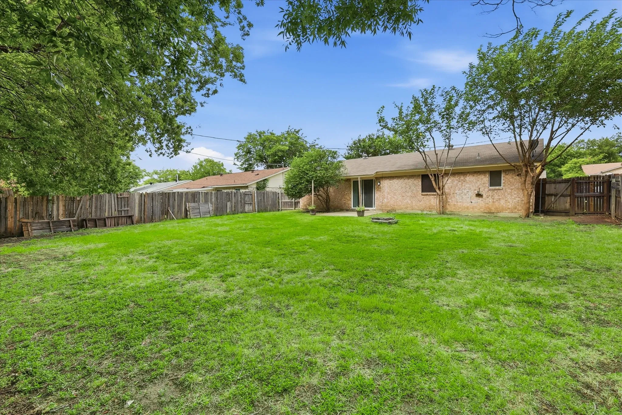 Single Family Residence For Rent in Tarrant County , 6540 Bernadine Drive, Watauga, Texas 76148, 3 Bedroom, 2 Bathroom, 2 Garage spaces, 1,032 Sqft, built in 1972, mls#21331493, Real Estate Agent in Watauga, Homes For Rent in Tarrant county, Homes For Rent in Watauga, Realtor in Watauga Texas, Real Estate Brokerage Independent Realty Texas, Luminita Cordes Realtor