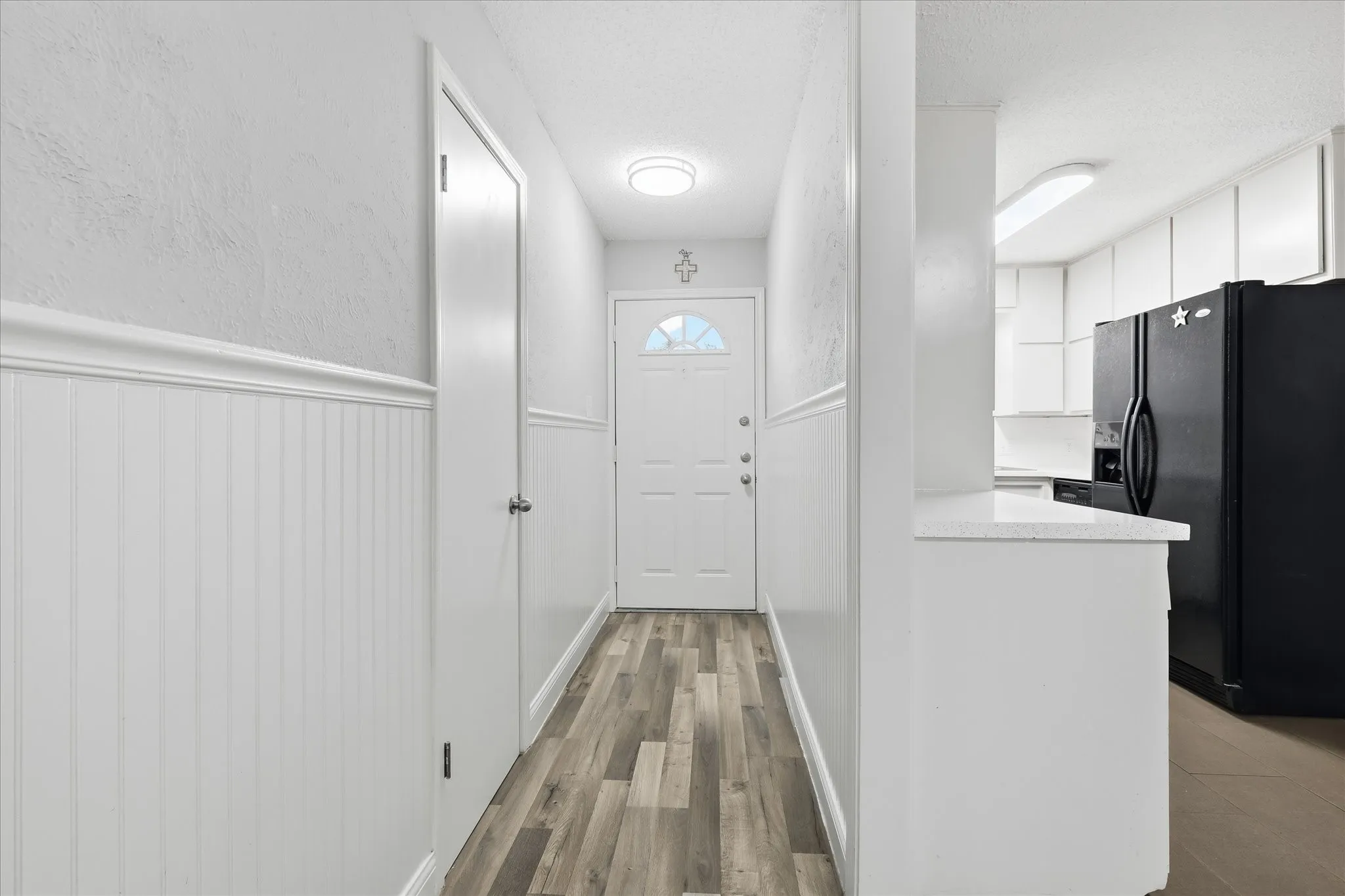 Single Family Residence For Rent in Tarrant County , 6540 Bernadine Drive, Watauga, Texas 76148, 3 Bedroom, 2 Bathroom, 2 Garage spaces, 1,032 Sqft, built in 1972, mls#21331493, Real Estate Agent in Watauga, Homes For Rent in Tarrant county, Homes For Rent in Watauga, Realtor in Watauga Texas, Real Estate Brokerage Independent Realty Texas, Luminita Cordes Realtor