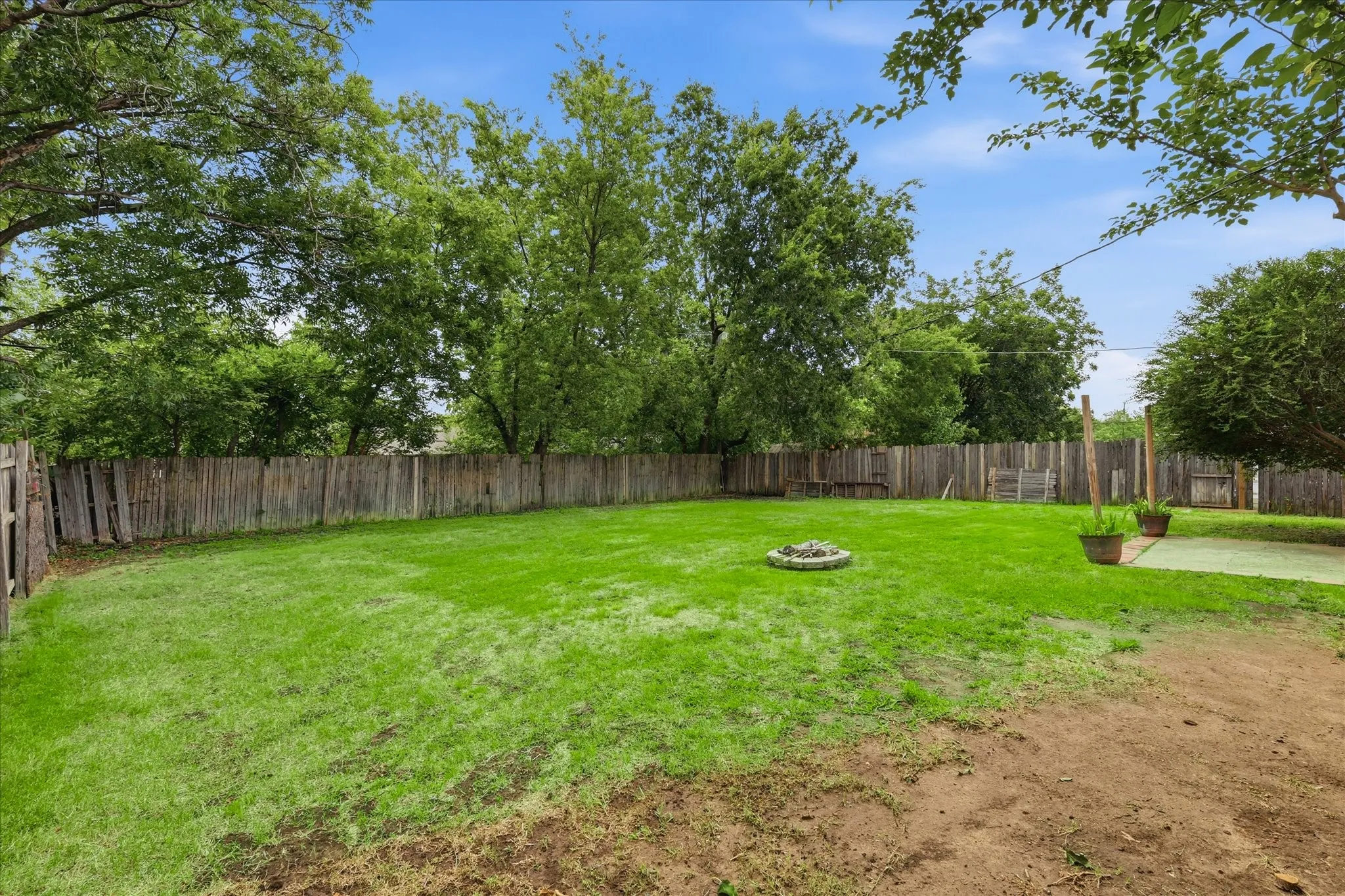 Single Family Residence For Rent in Tarrant County , 6540 Bernadine Drive, Watauga, Texas 76148, 3 Bedroom, 2 Bathroom, 2 Garage spaces, 1,032 Sqft, built in 1972, mls#21331493, Real Estate Agent in Watauga, Homes For Rent in Tarrant county, Homes For Rent in Watauga, Realtor in Watauga Texas, Real Estate Brokerage Independent Realty Texas, Luminita Cordes Realtor
