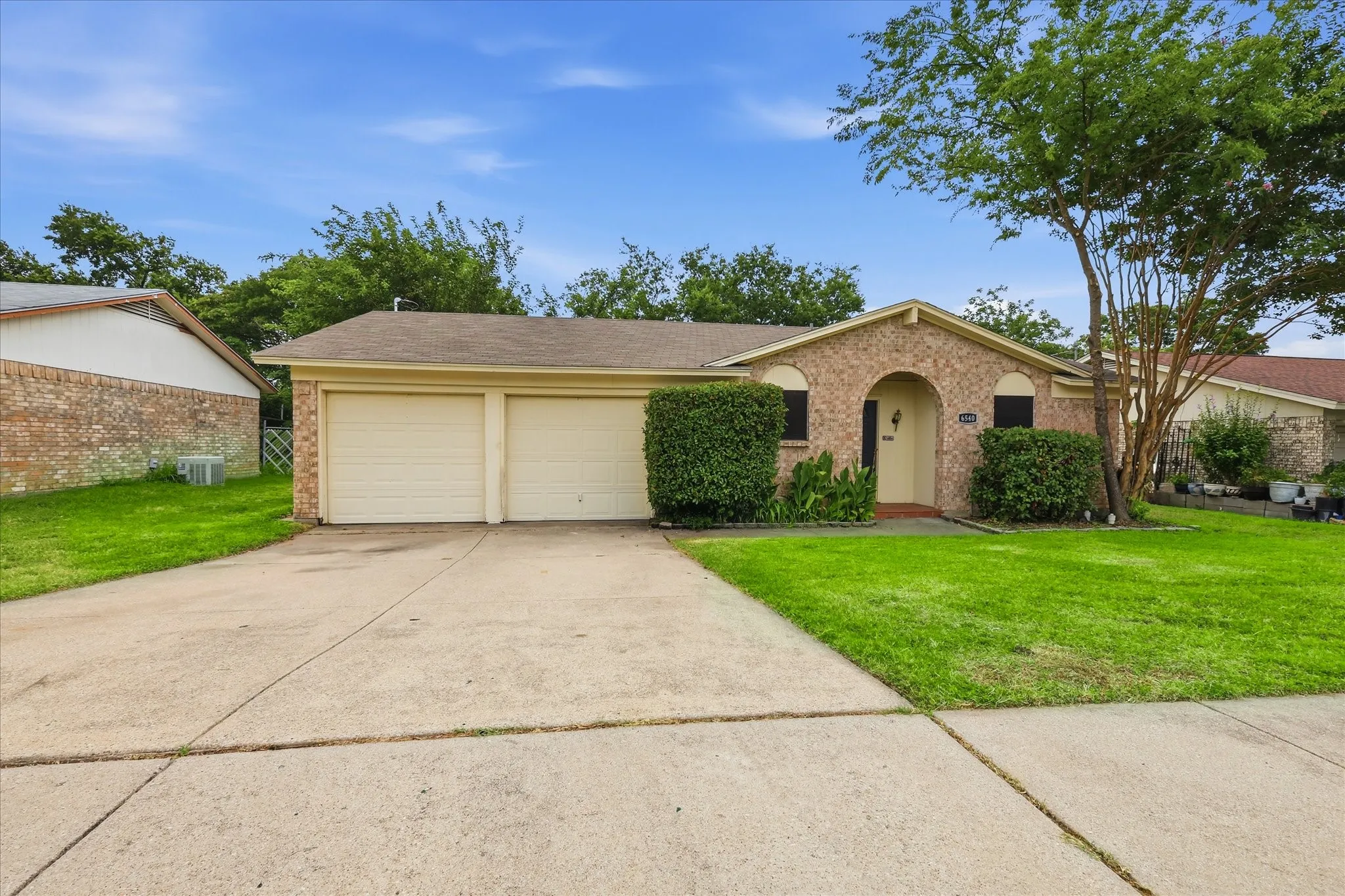 Single Family Residence For Rent in Tarrant County , 6540 Bernadine Drive, Watauga, Texas 76148, 3 Bedroom, 2 Bathroom, 2 Garage spaces, 1,032 Sqft, built in 1972, mls#21331493, Real Estate Agent in Watauga, Homes For Rent in Tarrant county, Homes For Rent in Watauga, Realtor in Watauga Texas, Real Estate Brokerage Independent Realty Texas, Luminita Cordes Realtor