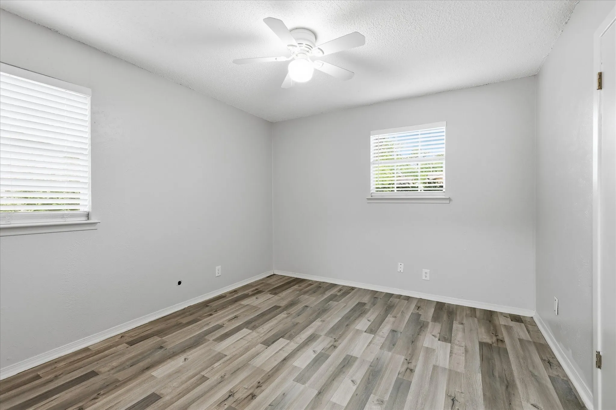 Single Family Residence For Rent in Tarrant County , 6540 Bernadine Drive, Watauga, Texas 76148, 3 Bedroom, 2 Bathroom, 2 Garage spaces, 1,032 Sqft, built in 1972, mls#21331493, Real Estate Agent in Watauga, Homes For Rent in Tarrant county, Homes For Rent in Watauga, Realtor in Watauga Texas, Real Estate Brokerage Independent Realty Texas, Luminita Cordes Realtor