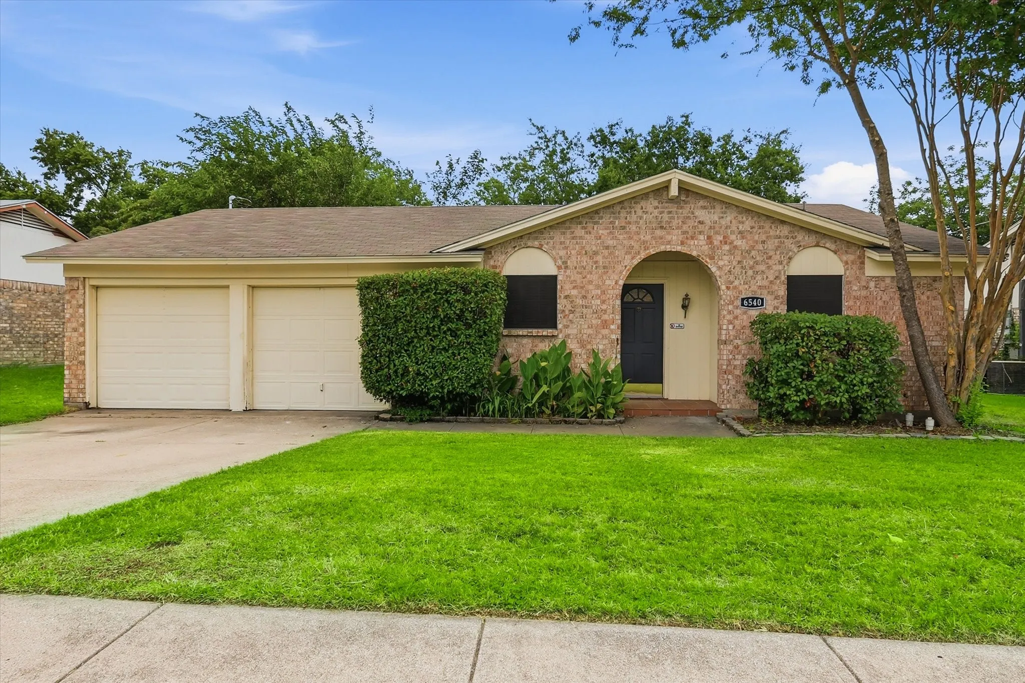 Single Family Residence For Rent in Tarrant County , 6540 Bernadine Drive, Watauga, Texas 76148, 3 Bedroom, 2 Bathroom, 2 Garage spaces, 1,032 Sqft, built in 1972, mls#21331493, Real Estate Agent in Watauga, Homes For Rent in Tarrant county, Homes For Rent in Watauga, Realtor in Watauga Texas, Real Estate Brokerage Independent Realty Texas, Luminita Cordes Realtor
