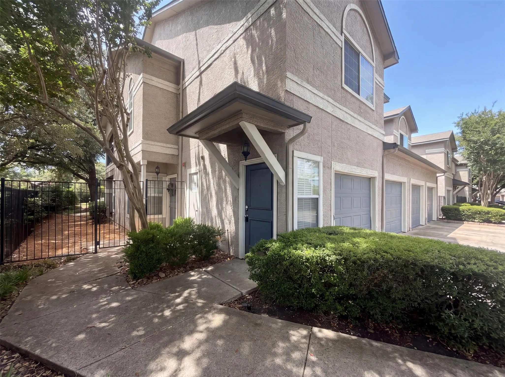 Condominium For Sale in Collin County , 2601 Preston Road 1201, Plano, Texas 75093, 2 Bedroom, 2 Bathroom, 1 Garage spaces, 1,209 Sqft, built in 1995, mls#21334379, Real Estate Agent in Plano, Homes For Sale in Collin county, Homes For Sale in Plano, Realtor in Plano Texas, Real Estate Brokerage Independent Realty Texas, Luminita Cordes Realtor