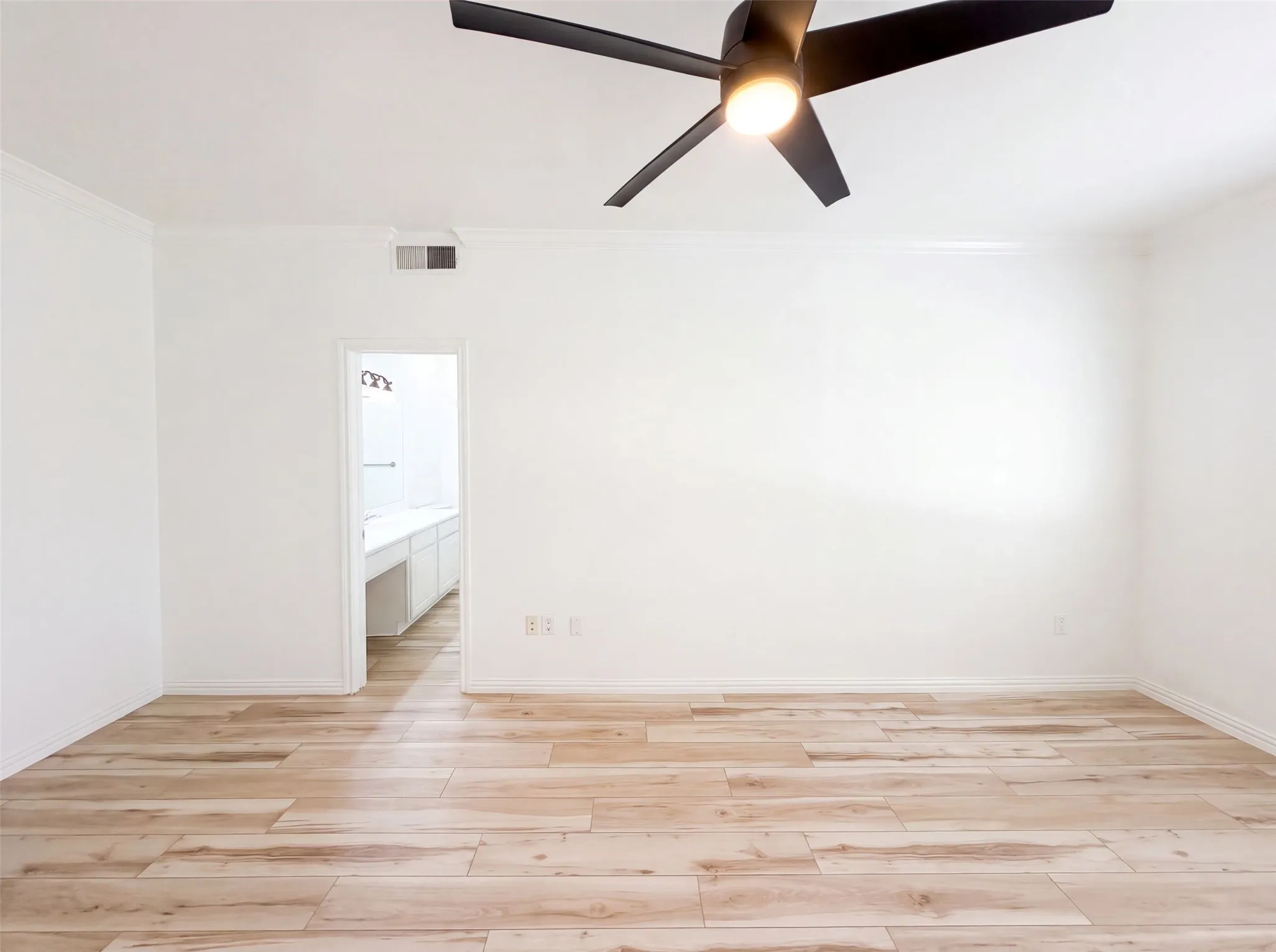Condominium For Sale in Collin County , 2601 Preston Road 1201, Plano, Texas 75093, 2 Bedroom, 2 Bathroom, 1 Garage spaces, 1,209 Sqft, built in 1995, mls#21334379, Real Estate Agent in Plano, Homes For Sale in Collin county, Homes For Sale in Plano, Realtor in Plano Texas, Real Estate Brokerage Independent Realty Texas, Luminita Cordes Realtor