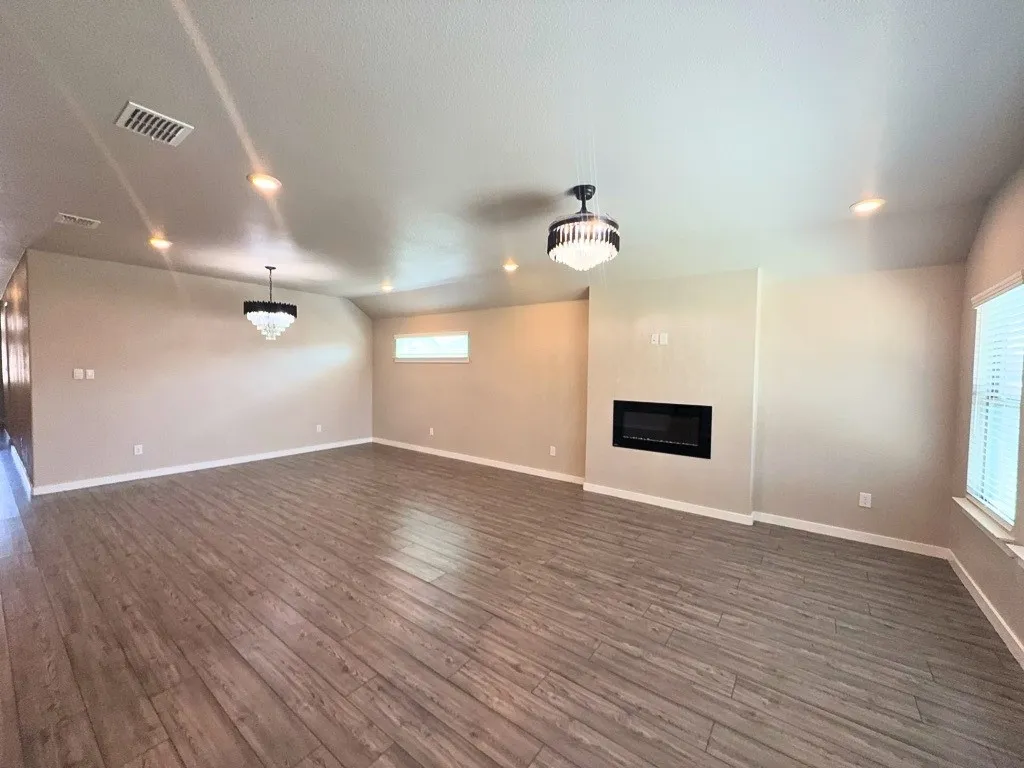 Single Family Residence For Rent in Tarrant County , 2508 Shakopee Street, Fort Worth, Texas 76179, 4 Bedroom, 2 Bathroom, 2 Garage spaces, 2,158 Sqft, built in 2021, mls#21333713, Real Estate Agent in Fort Worth, Homes For Rent in Tarrant county, Homes For Rent in Fort Worth, Realtor in Fort Worth Texas, Real Estate Brokerage Independent Realty Texas, Luminita Cordes Realtor
