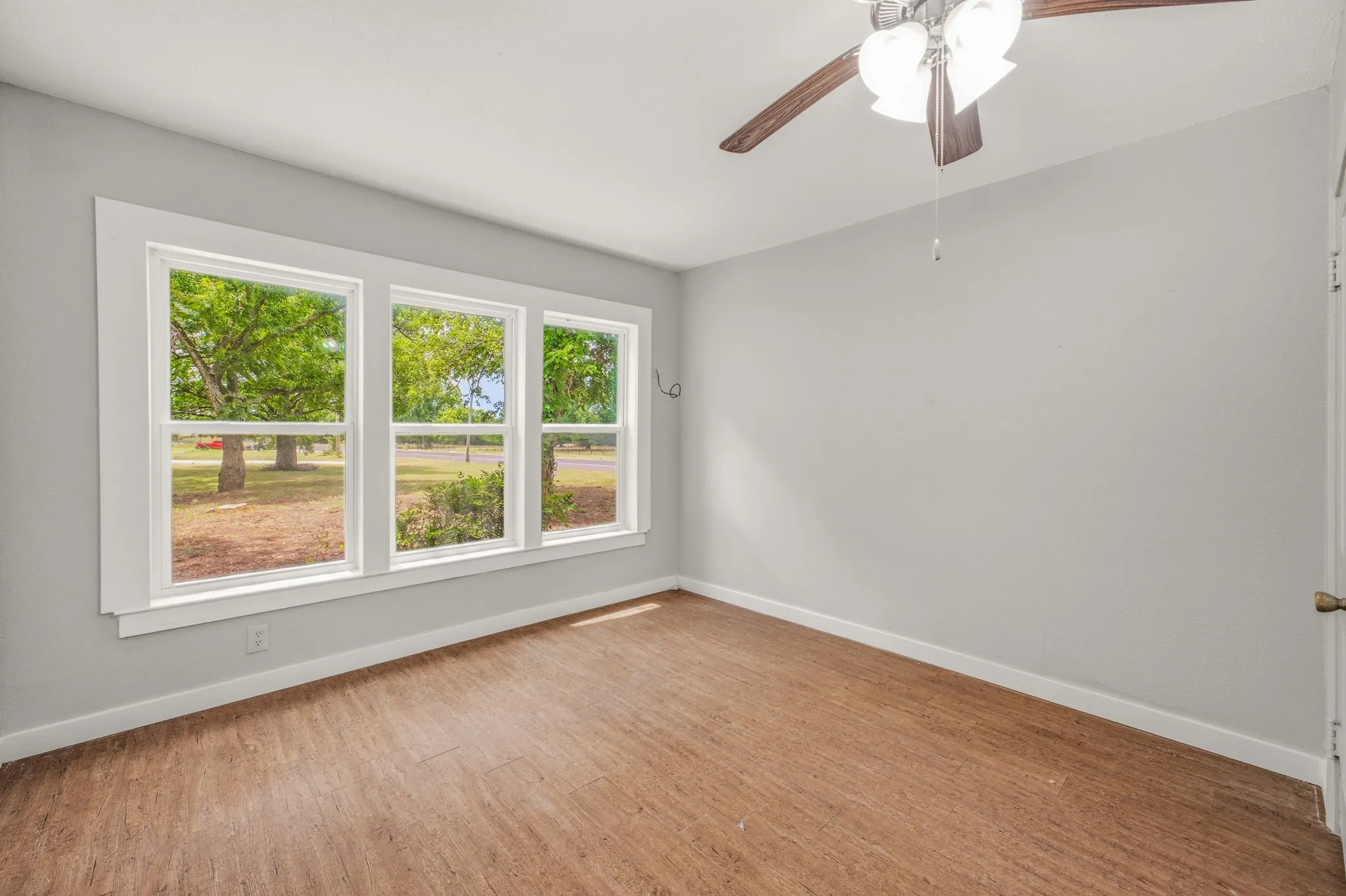 Single Family Residence For Sale in Erath County , 4626 N State Highway 108, Stephenville, Texas 76401, 5 Bedroom, 3 Bathroom, Garage spaces, 2,040 Sqft, built in 1940, mls#21334235, Real Estate Agent in Stephenville, Homes For Sale in Erath county, Homes For Sale in Stephenville, Realtor in Stephenville Texas, Real Estate Brokerage Independent Realty Texas, Luminita Cordes Realtor