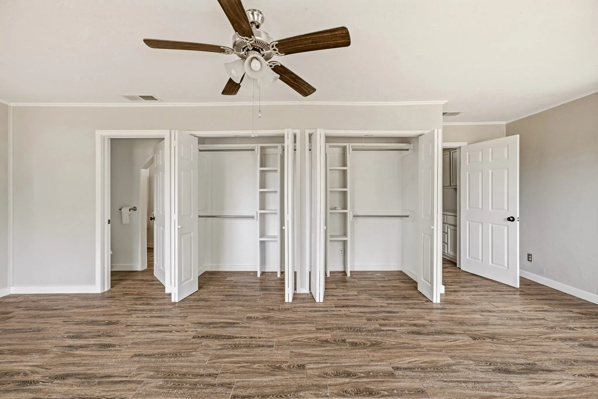 Single Family Residence For Sale in Erath County , 4626 N State Highway 108, Stephenville, Texas 76401, 5 Bedroom, 3 Bathroom, Garage spaces, 2,040 Sqft, built in 1940, mls#21334235, Real Estate Agent in Stephenville, Homes For Sale in Erath county, Homes For Sale in Stephenville, Realtor in Stephenville Texas, Real Estate Brokerage Independent Realty Texas, Luminita Cordes Realtor