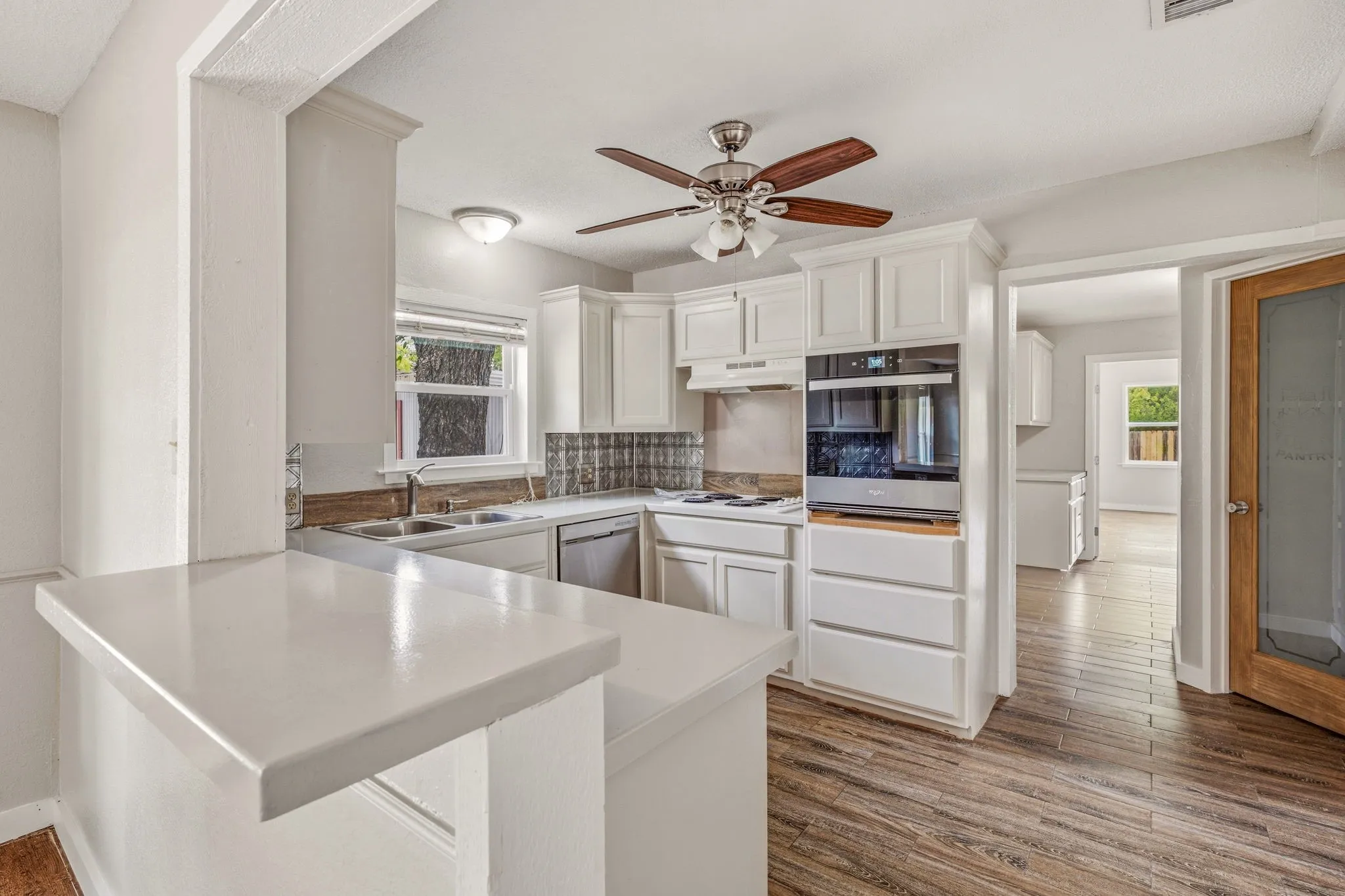 Single Family Residence For Sale in Erath County , 4626 N State Highway 108, Stephenville, Texas 76401, 5 Bedroom, 3 Bathroom, Garage spaces, 2,040 Sqft, built in 1940, mls#21334235, Real Estate Agent in Stephenville, Homes For Sale in Erath county, Homes For Sale in Stephenville, Realtor in Stephenville Texas, Real Estate Brokerage Independent Realty Texas, Luminita Cordes Realtor