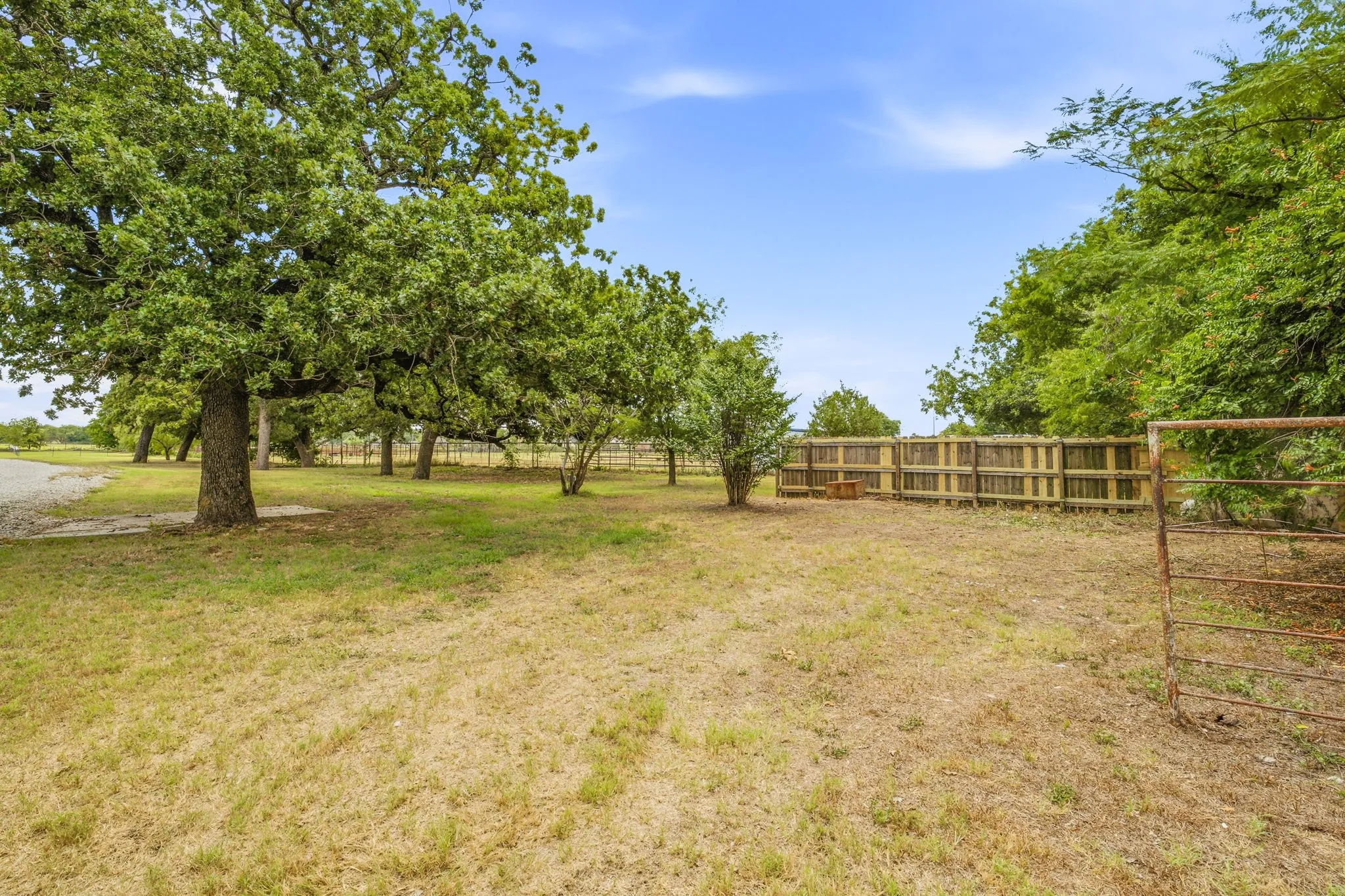 Single Family Residence For Sale in Erath County , 4626 N State Highway 108, Stephenville, Texas 76401, 5 Bedroom, 3 Bathroom, Garage spaces, 2,040 Sqft, built in 1940, mls#21334235, Real Estate Agent in Stephenville, Homes For Sale in Erath county, Homes For Sale in Stephenville, Realtor in Stephenville Texas, Real Estate Brokerage Independent Realty Texas, Luminita Cordes Realtor