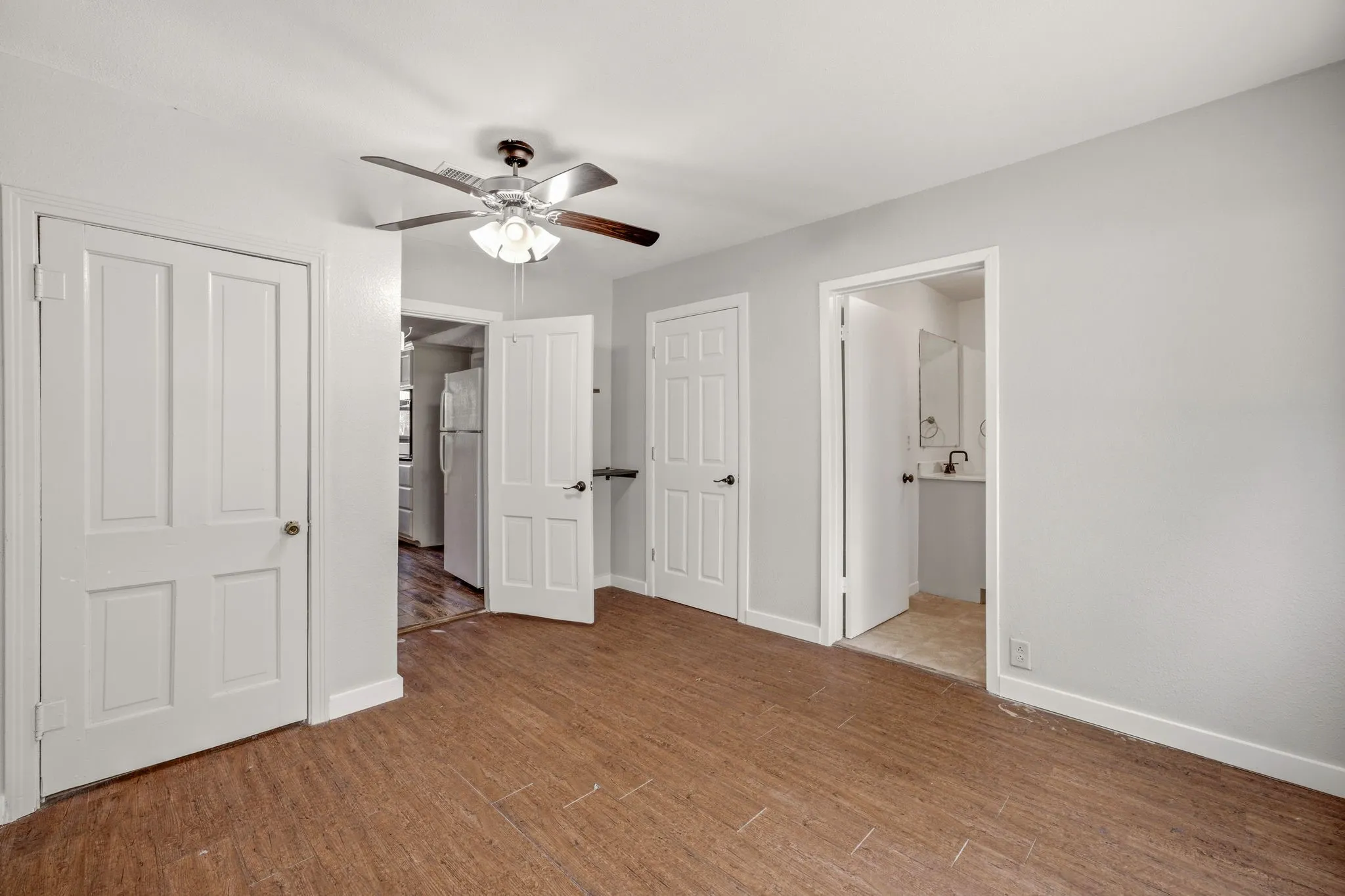 Single Family Residence For Sale in Erath County , 4626 N State Highway 108, Stephenville, Texas 76401, 5 Bedroom, 3 Bathroom, Garage spaces, 2,040 Sqft, built in 1940, mls#21334235, Real Estate Agent in Stephenville, Homes For Sale in Erath county, Homes For Sale in Stephenville, Realtor in Stephenville Texas, Real Estate Brokerage Independent Realty Texas, Luminita Cordes Realtor
