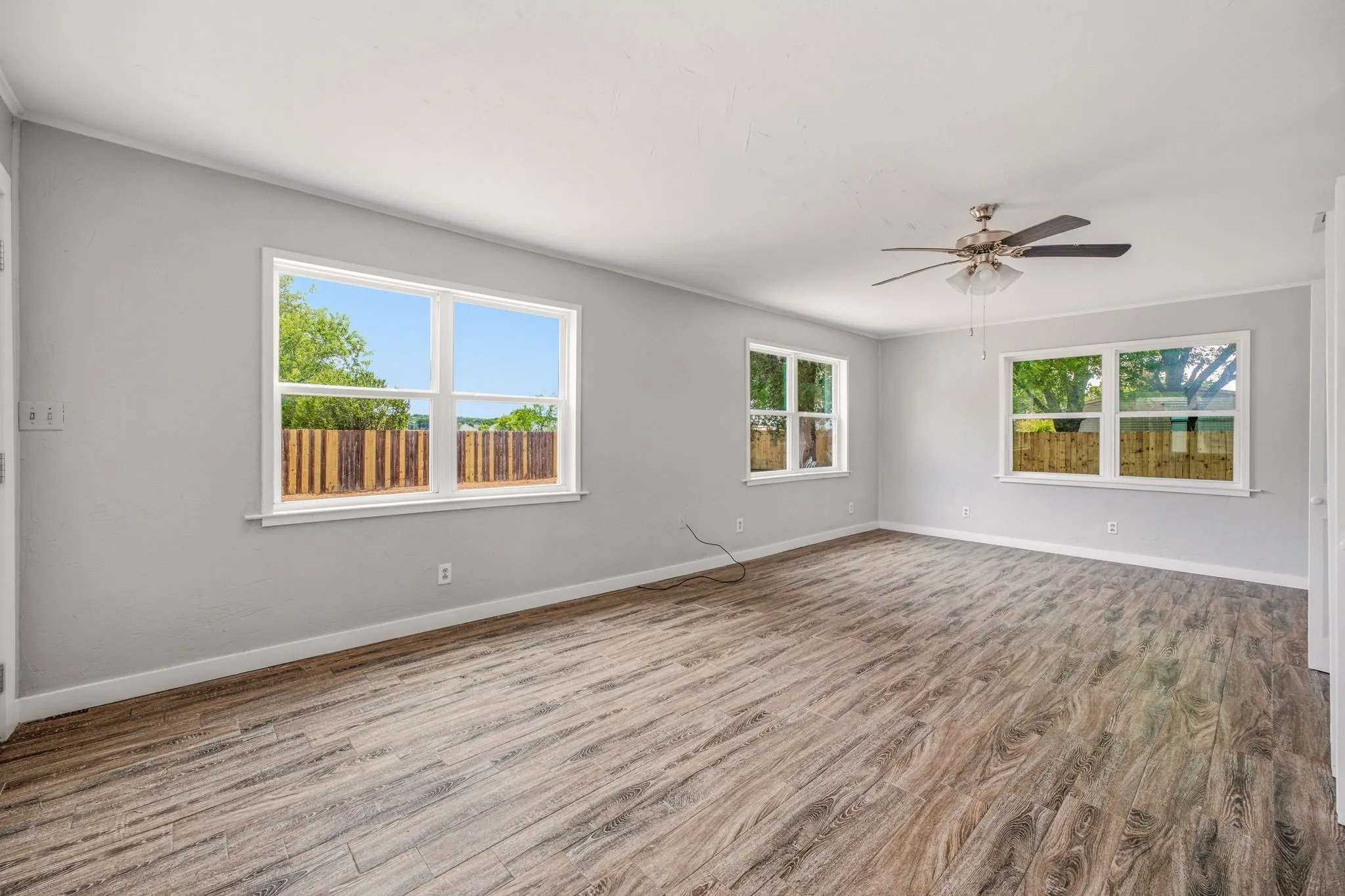 Single Family Residence For Sale in Erath County , 4626 N State Highway 108, Stephenville, Texas 76401, 5 Bedroom, 3 Bathroom, Garage spaces, 2,040 Sqft, built in 1940, mls#21334235, Real Estate Agent in Stephenville, Homes For Sale in Erath county, Homes For Sale in Stephenville, Realtor in Stephenville Texas, Real Estate Brokerage Independent Realty Texas, Luminita Cordes Realtor