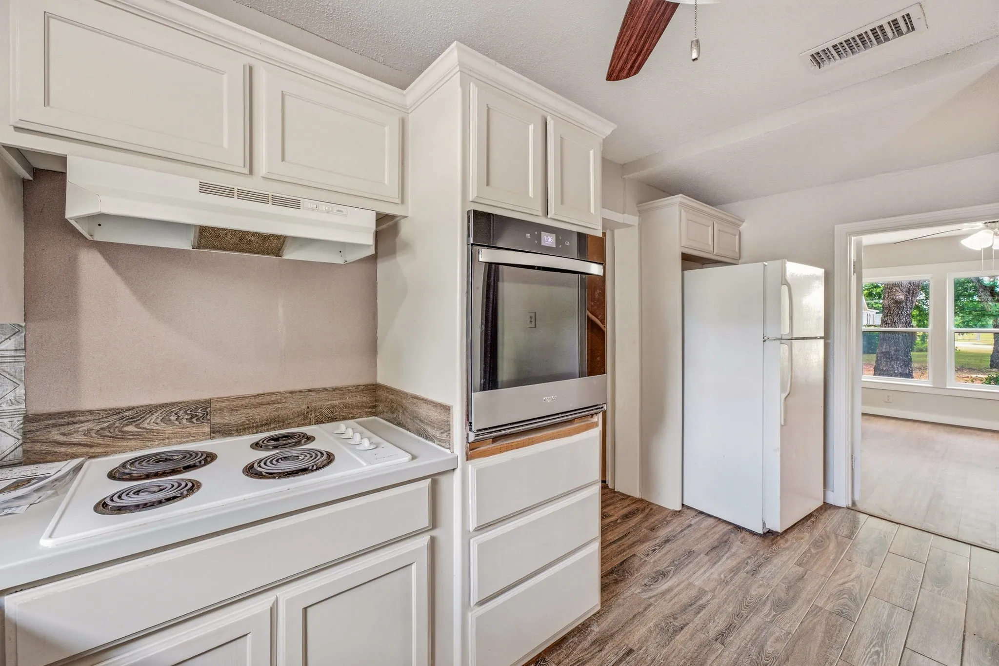 Single Family Residence For Sale in Erath County , 4626 N State Highway 108, Stephenville, Texas 76401, 5 Bedroom, 3 Bathroom, Garage spaces, 2,040 Sqft, built in 1940, mls#21334235, Real Estate Agent in Stephenville, Homes For Sale in Erath county, Homes For Sale in Stephenville, Realtor in Stephenville Texas, Real Estate Brokerage Independent Realty Texas, Luminita Cordes Realtor
