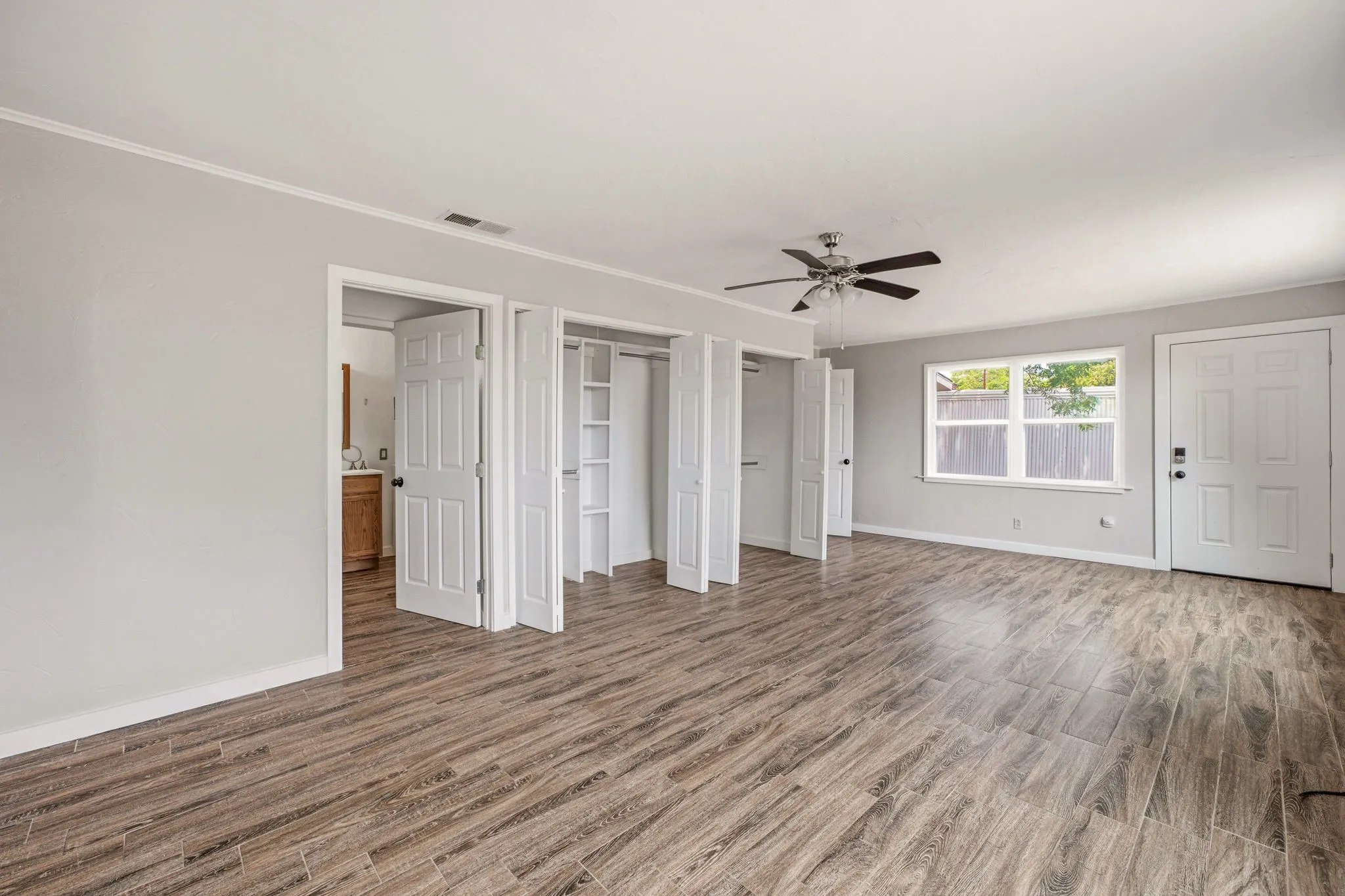 Single Family Residence For Sale in Erath County , 4626 N State Highway 108, Stephenville, Texas 76401, 5 Bedroom, 3 Bathroom, Garage spaces, 2,040 Sqft, built in 1940, mls#21334235, Real Estate Agent in Stephenville, Homes For Sale in Erath county, Homes For Sale in Stephenville, Realtor in Stephenville Texas, Real Estate Brokerage Independent Realty Texas, Luminita Cordes Realtor