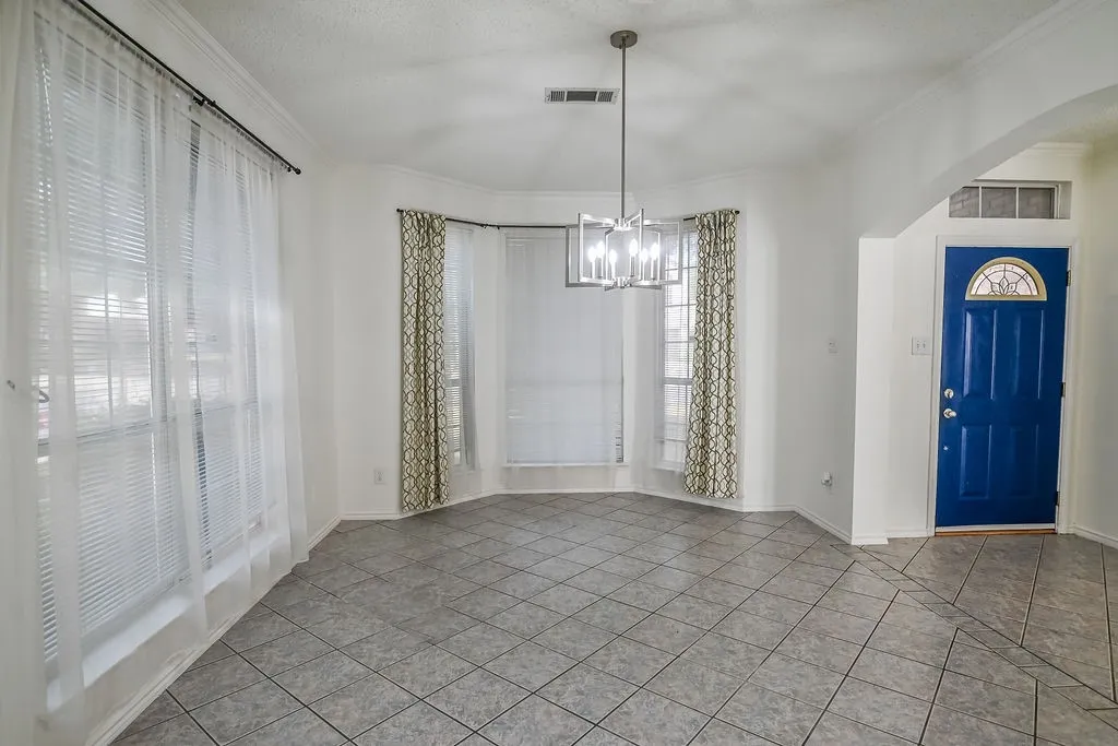Single Family Residence For Rent in Denton County , 2100 Newport Drive, Flower Mound, Texas 75028, 3 Bedroom, 3 Bathroom, 2 Garage spaces, 2,410 Sqft, built in 1993, mls#21334391, Real Estate Agent in Flower Mound, Homes For Rent in Denton county, Homes For Rent in Flower Mound, Realtor in Flower Mound Texas, Real Estate Brokerage Independent Realty Texas, Luminita Cordes Realtor