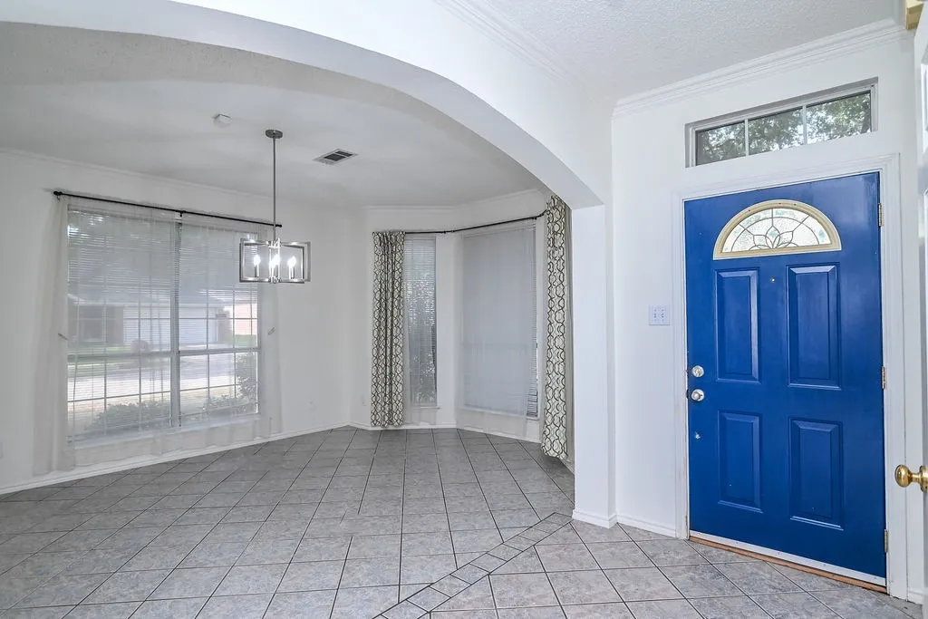 Single Family Residence For Rent in Denton County , 2100 Newport Drive, Flower Mound, Texas 75028, 3 Bedroom, 3 Bathroom, 2 Garage spaces, 2,410 Sqft, built in 1993, mls#21334391, Real Estate Agent in Flower Mound, Homes For Rent in Denton county, Homes For Rent in Flower Mound, Realtor in Flower Mound Texas, Real Estate Brokerage Independent Realty Texas, Luminita Cordes Realtor