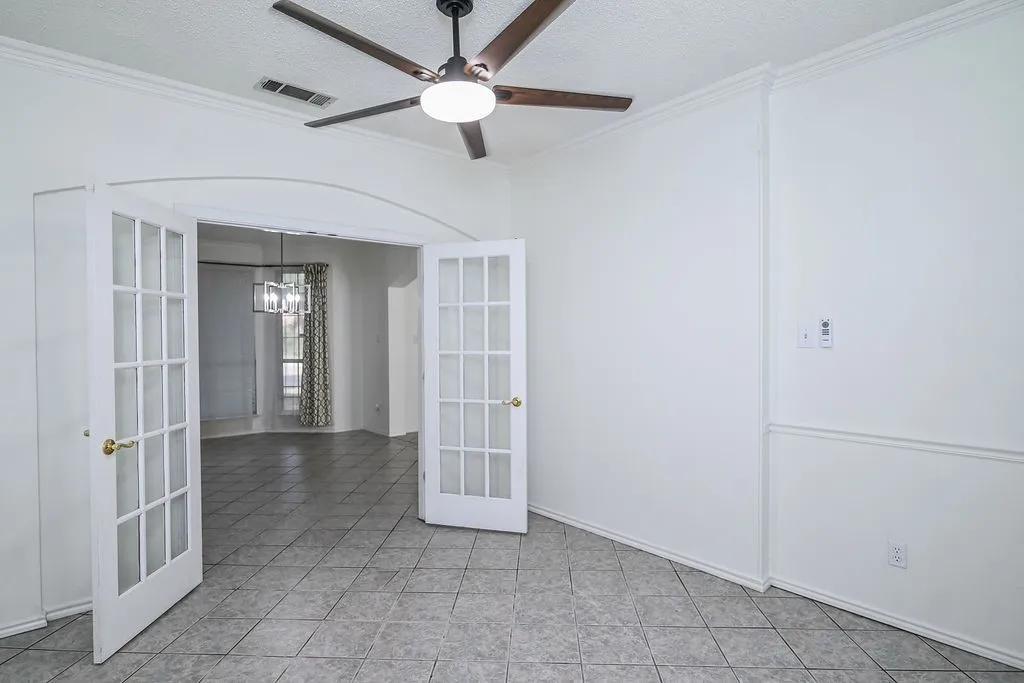 Single Family Residence For Rent in Denton County , 2100 Newport Drive, Flower Mound, Texas 75028, 3 Bedroom, 3 Bathroom, 2 Garage spaces, 2,410 Sqft, built in 1993, mls#21334391, Real Estate Agent in Flower Mound, Homes For Rent in Denton county, Homes For Rent in Flower Mound, Realtor in Flower Mound Texas, Real Estate Brokerage Independent Realty Texas, Luminita Cordes Realtor