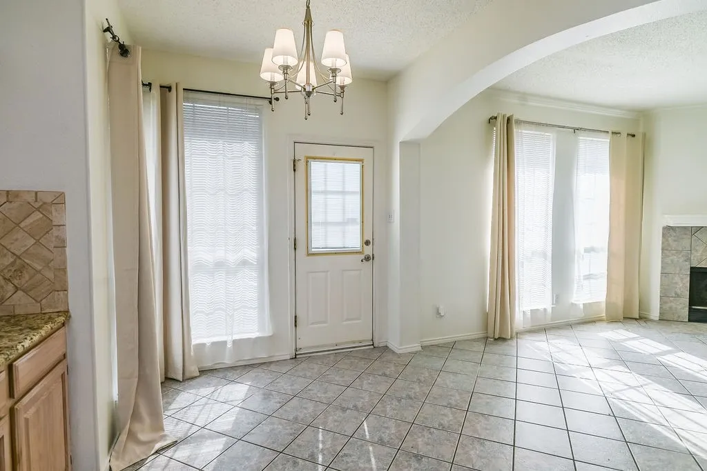 Single Family Residence For Rent in Denton County , 2100 Newport Drive, Flower Mound, Texas 75028, 3 Bedroom, 3 Bathroom, 2 Garage spaces, 2,410 Sqft, built in 1993, mls#21334391, Real Estate Agent in Flower Mound, Homes For Rent in Denton county, Homes For Rent in Flower Mound, Realtor in Flower Mound Texas, Real Estate Brokerage Independent Realty Texas, Luminita Cordes Realtor