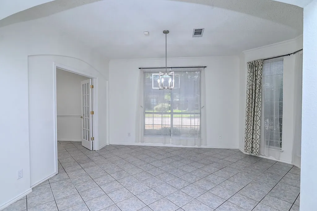 Single Family Residence For Rent in Denton County , 2100 Newport Drive, Flower Mound, Texas 75028, 3 Bedroom, 3 Bathroom, 2 Garage spaces, 2,410 Sqft, built in 1993, mls#21334391, Real Estate Agent in Flower Mound, Homes For Rent in Denton county, Homes For Rent in Flower Mound, Realtor in Flower Mound Texas, Real Estate Brokerage Independent Realty Texas, Luminita Cordes Realtor