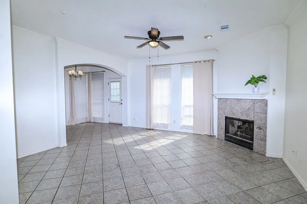 Single Family Residence For Rent in Denton County , 2100 Newport Drive, Flower Mound, Texas 75028, 3 Bedroom, 3 Bathroom, 2 Garage spaces, 2,410 Sqft, built in 1993, mls#21334391, Real Estate Agent in Flower Mound, Homes For Rent in Denton county, Homes For Rent in Flower Mound, Realtor in Flower Mound Texas, Real Estate Brokerage Independent Realty Texas, Luminita Cordes Realtor
