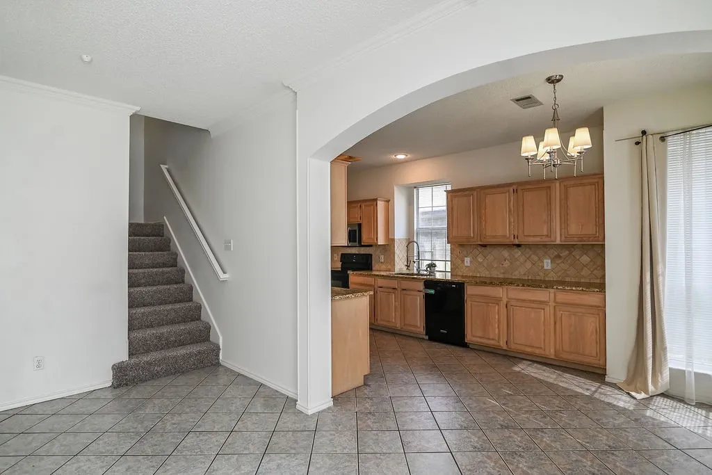 Single Family Residence For Rent in Denton County , 2100 Newport Drive, Flower Mound, Texas 75028, 3 Bedroom, 3 Bathroom, 2 Garage spaces, 2,410 Sqft, built in 1993, mls#21334391, Real Estate Agent in Flower Mound, Homes For Rent in Denton county, Homes For Rent in Flower Mound, Realtor in Flower Mound Texas, Real Estate Brokerage Independent Realty Texas, Luminita Cordes Realtor