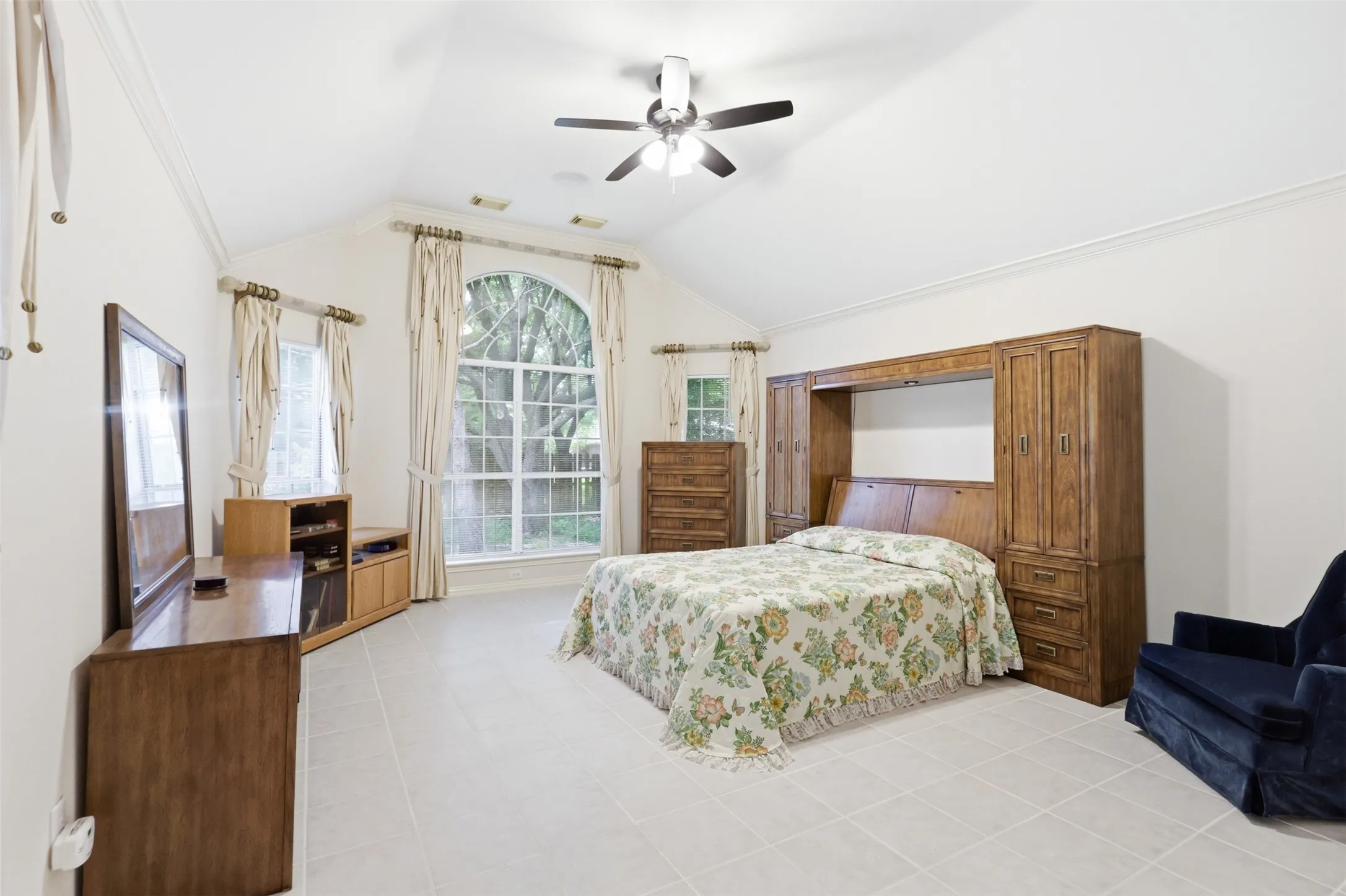 Single Family Residence For Sale in Dallas County , 3405 Westshore Drive, Rowlett, Texas 75088, 3 Bedroom, 3 Bathroom, 2 Garage spaces, 2,475 Sqft, built in 1994, mls#21332109, Real Estate Agent in Rowlett, Homes For Sale in Dallas county, Homes For Sale in Rowlett, Realtor in Rowlett Texas, Real Estate Brokerage Independent Realty Texas, Luminita Cordes Realtor