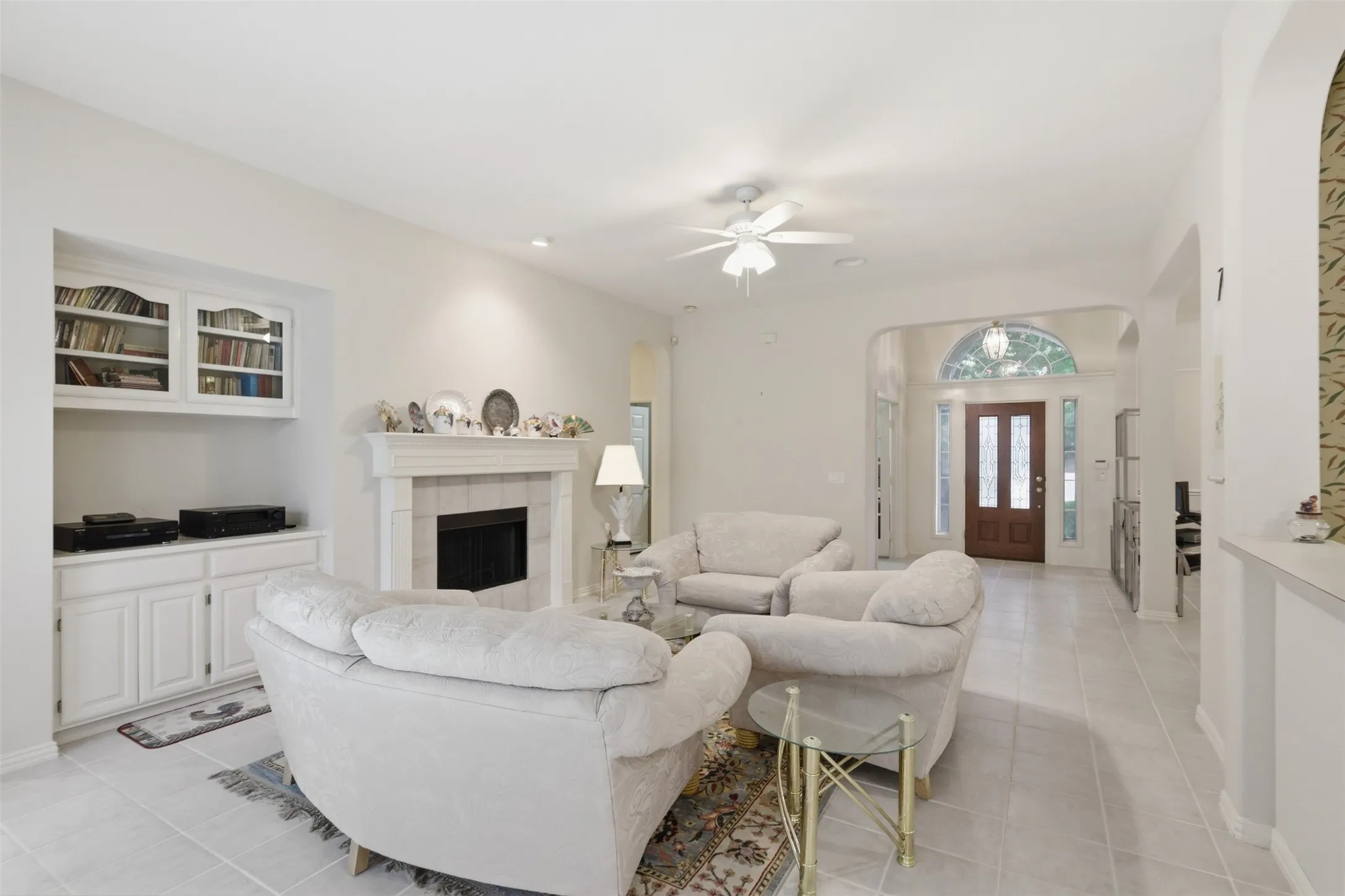 Single Family Residence For Sale in Dallas County , 3405 Westshore Drive, Rowlett, Texas 75088, 3 Bedroom, 3 Bathroom, 2 Garage spaces, 2,475 Sqft, built in 1994, mls#21332109, Real Estate Agent in Rowlett, Homes For Sale in Dallas county, Homes For Sale in Rowlett, Realtor in Rowlett Texas, Real Estate Brokerage Independent Realty Texas, Luminita Cordes Realtor