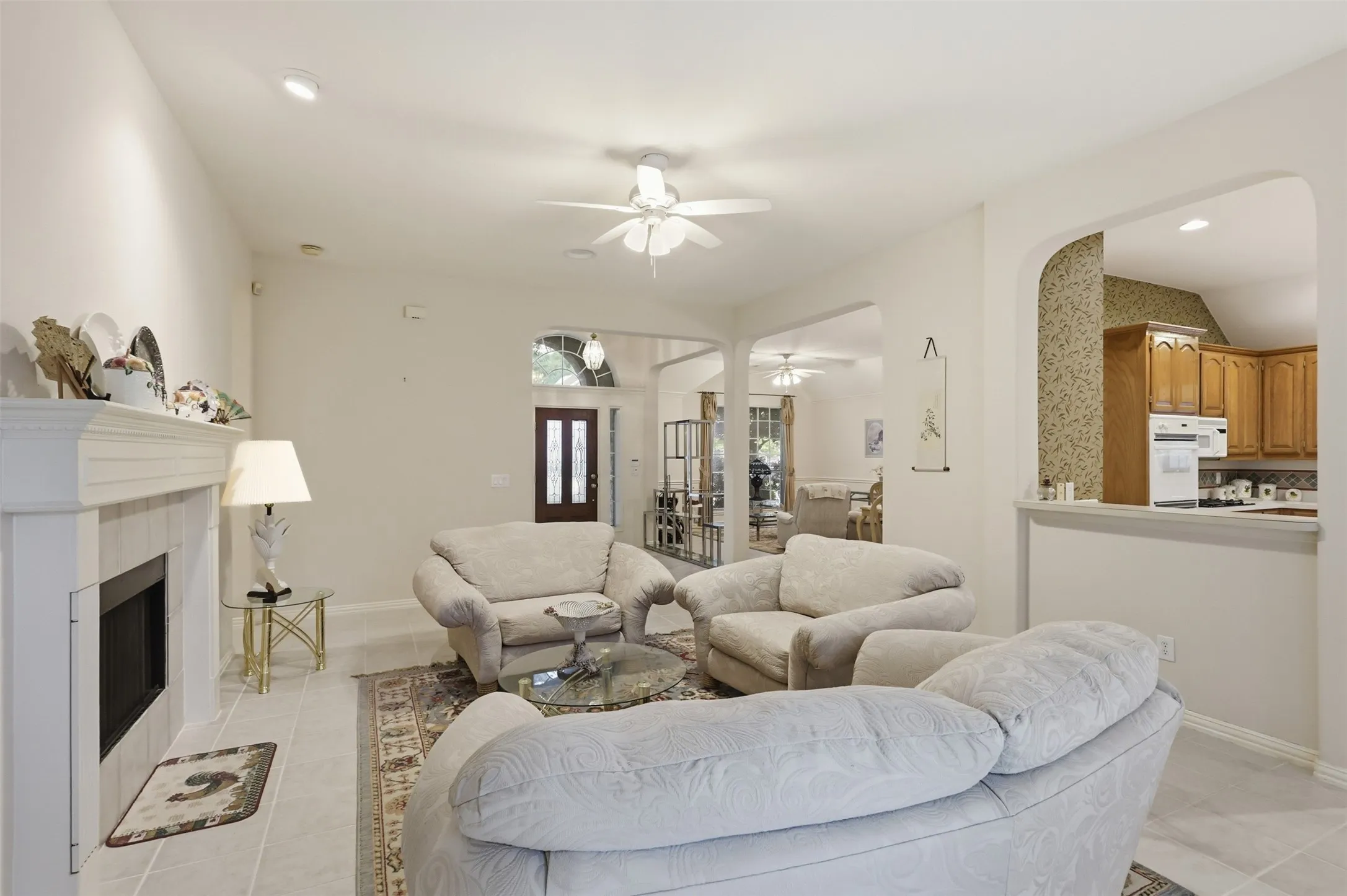 Single Family Residence For Sale in Dallas County , 3405 Westshore Drive, Rowlett, Texas 75088, 3 Bedroom, 3 Bathroom, 2 Garage spaces, 2,475 Sqft, built in 1994, mls#21332109, Real Estate Agent in Rowlett, Homes For Sale in Dallas county, Homes For Sale in Rowlett, Realtor in Rowlett Texas, Real Estate Brokerage Independent Realty Texas, Luminita Cordes Realtor