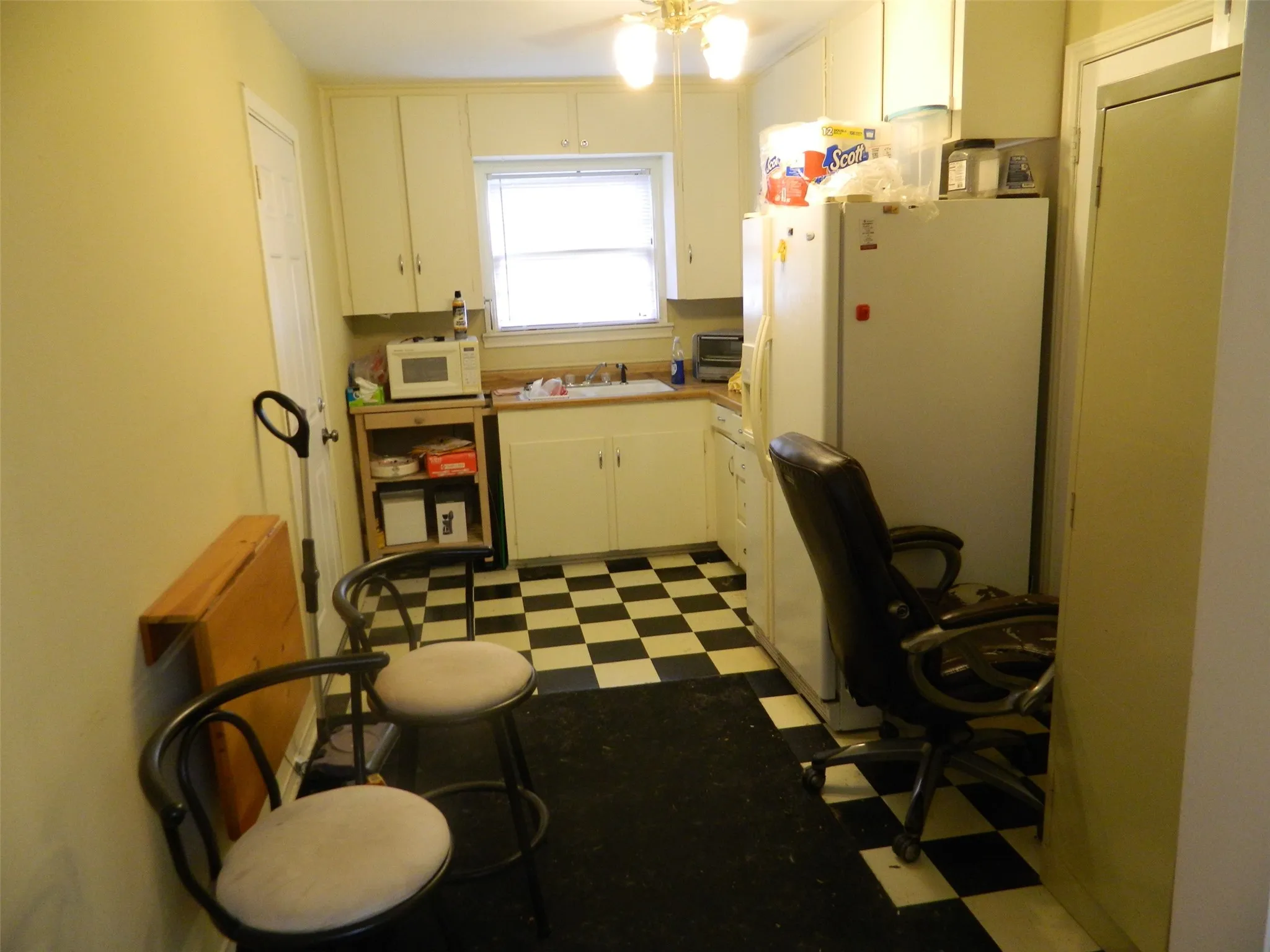 Kitchen/Break room