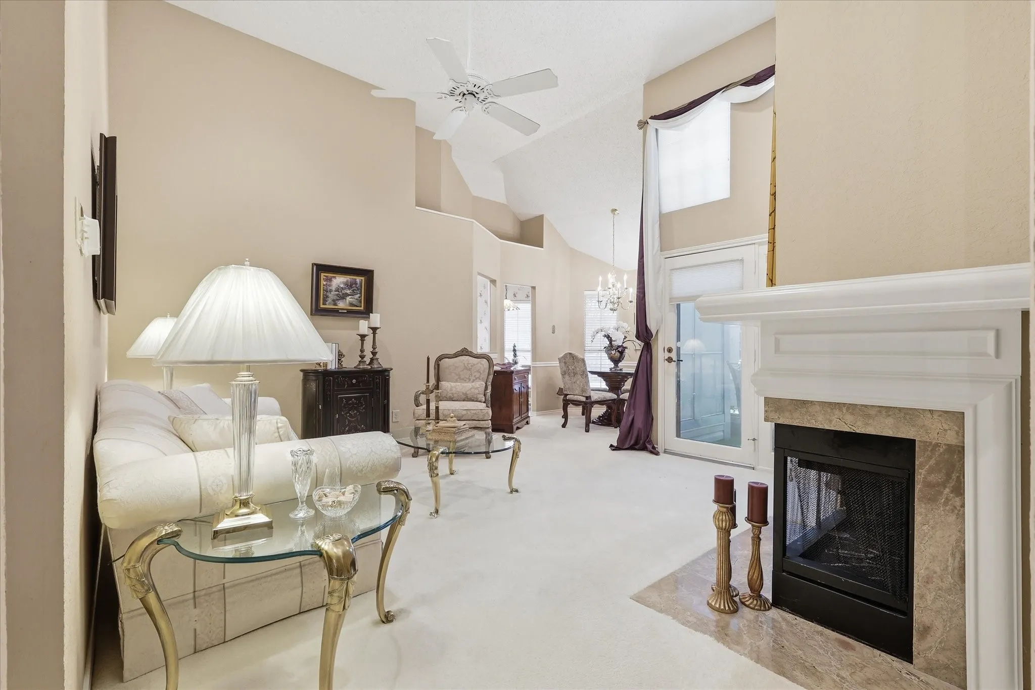 Townhouse For Sale in Collin County , 18095 Whispering Gables Lane, Dallas, Texas 75287, 2 Bedroom, 2 Bathroom, 1 Garage spaces, 1,083 Sqft, built in 1983, mls#21333621, Real Estate Agent in Dallas, Homes For Sale in Collin county, Homes For Sale in Dallas, Realtor in Dallas Texas, Real Estate Brokerage Independent Realty Texas, Luminita Cordes Realtor