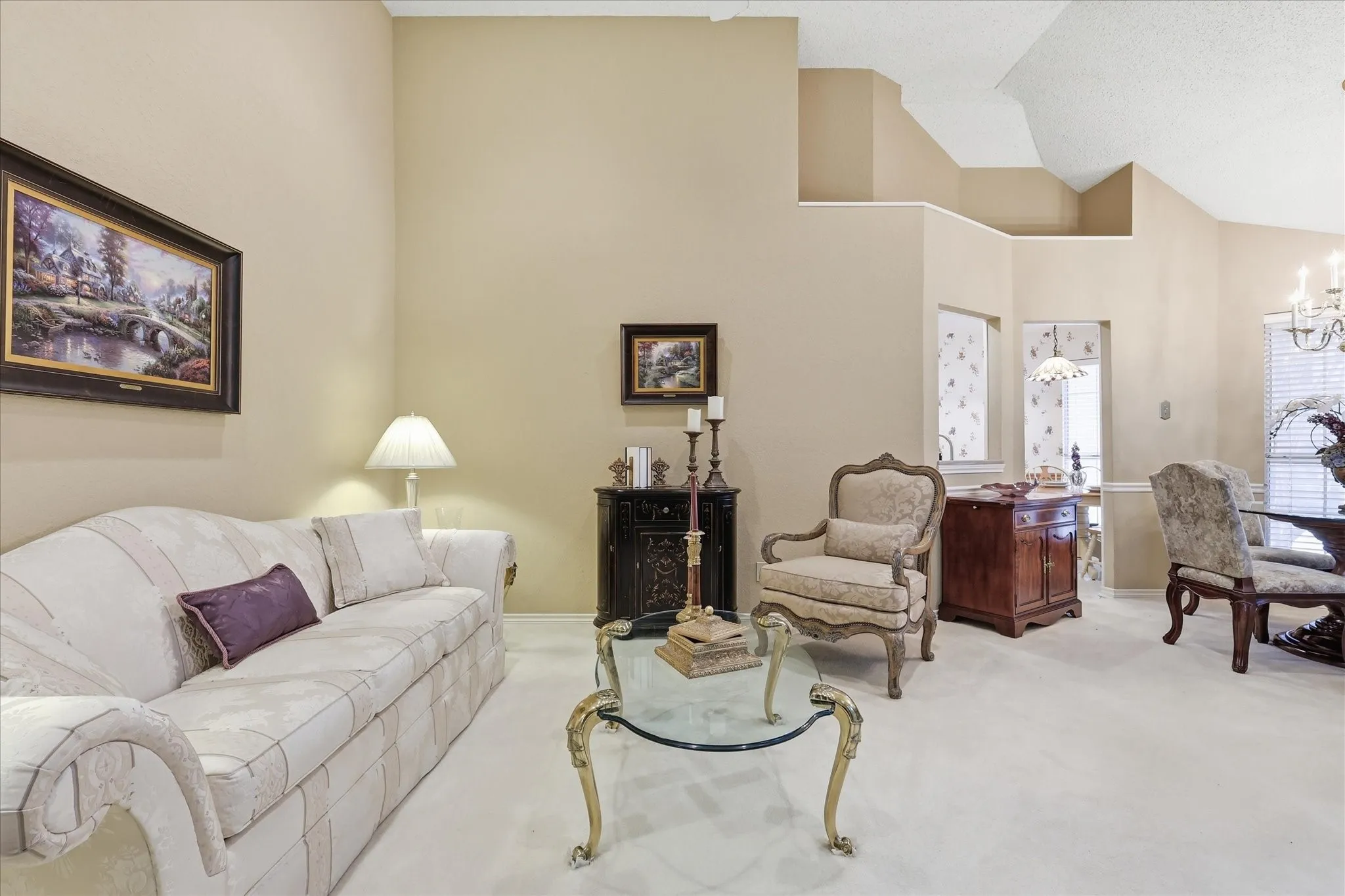 Townhouse For Sale in Collin County , 18095 Whispering Gables Lane, Dallas, Texas 75287, 2 Bedroom, 2 Bathroom, 1 Garage spaces, 1,083 Sqft, built in 1983, mls#21333621, Real Estate Agent in Dallas, Homes For Sale in Collin county, Homes For Sale in Dallas, Realtor in Dallas Texas, Real Estate Brokerage Independent Realty Texas, Luminita Cordes Realtor
