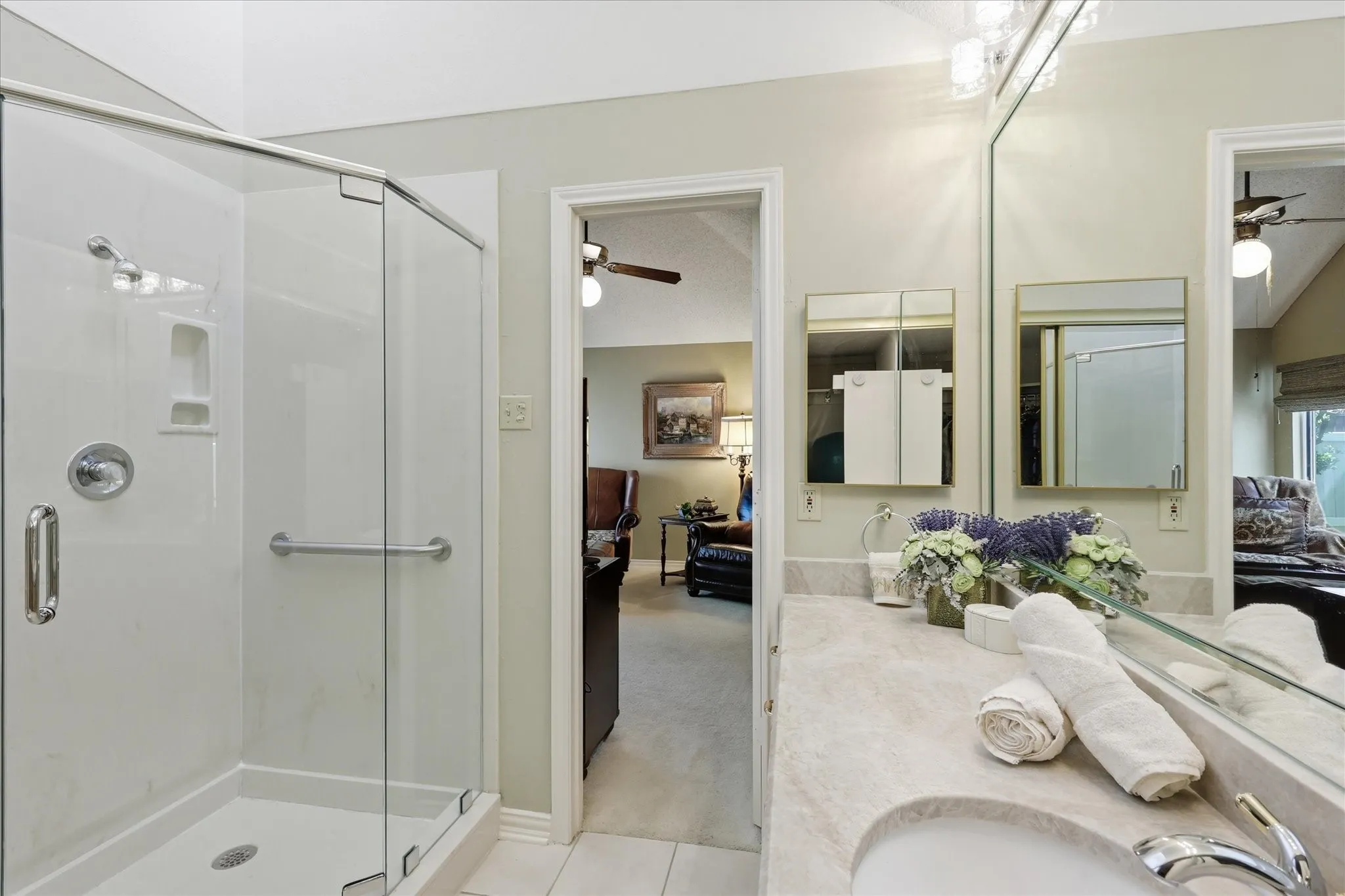Townhouse For Sale in Collin County , 18095 Whispering Gables Lane, Dallas, Texas 75287, 2 Bedroom, 2 Bathroom, 1 Garage spaces, 1,083 Sqft, built in 1983, mls#21333621, Real Estate Agent in Dallas, Homes For Sale in Collin county, Homes For Sale in Dallas, Realtor in Dallas Texas, Real Estate Brokerage Independent Realty Texas, Luminita Cordes Realtor