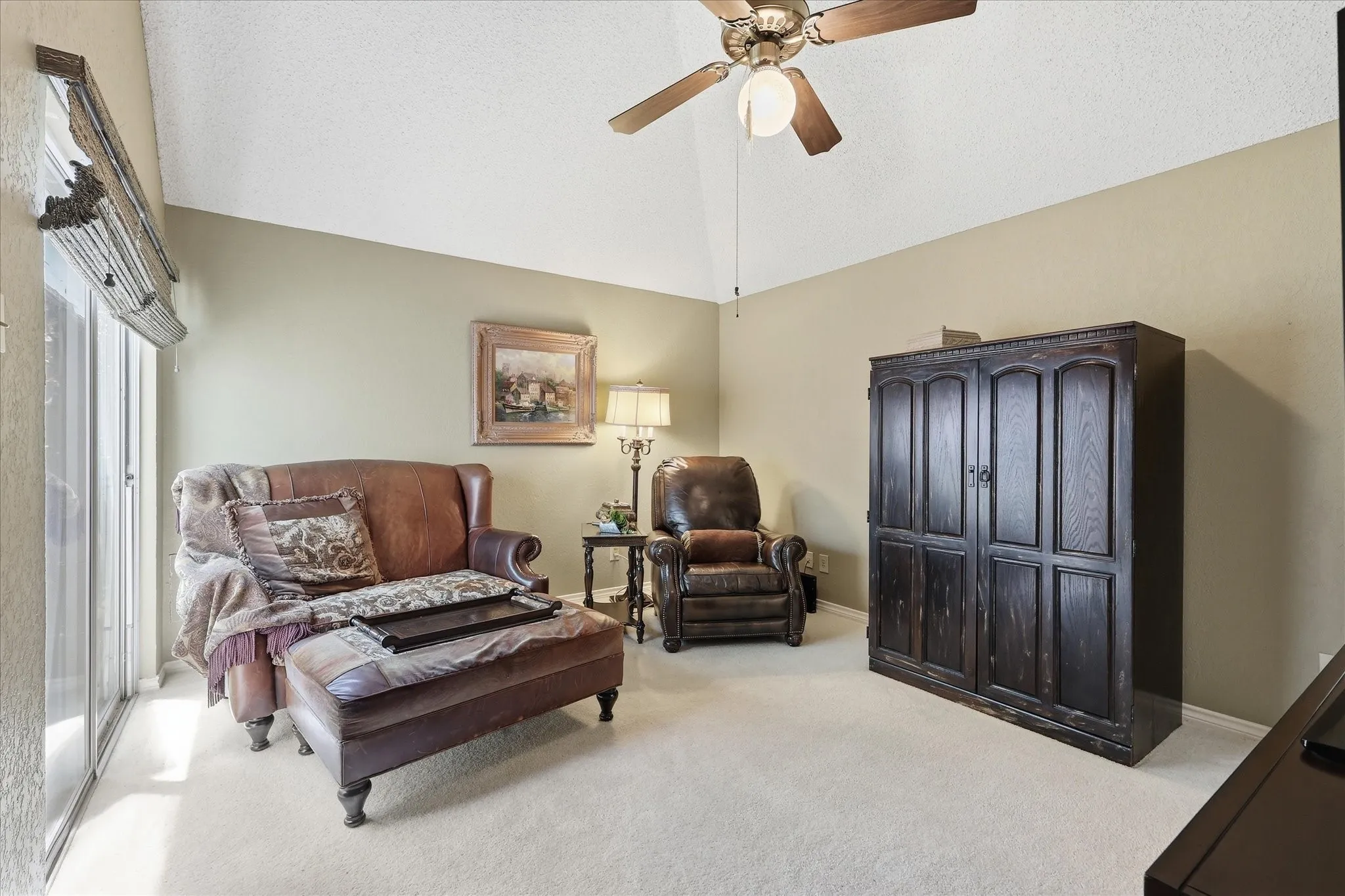 Townhouse For Sale in Collin County , 18095 Whispering Gables Lane, Dallas, Texas 75287, 2 Bedroom, 2 Bathroom, 1 Garage spaces, 1,083 Sqft, built in 1983, mls#21333621, Real Estate Agent in Dallas, Homes For Sale in Collin county, Homes For Sale in Dallas, Realtor in Dallas Texas, Real Estate Brokerage Independent Realty Texas, Luminita Cordes Realtor
