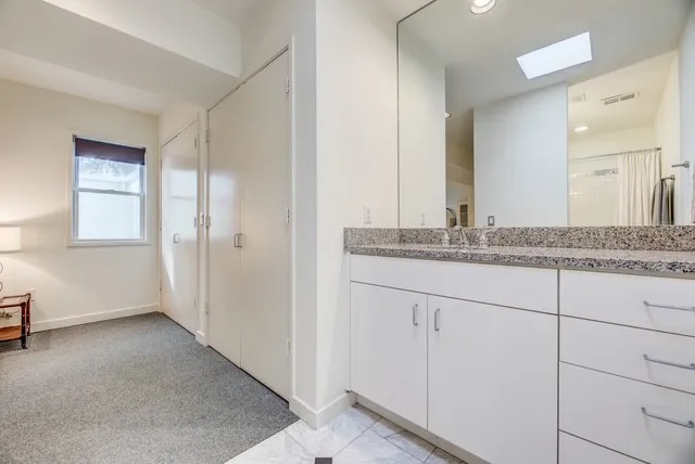 Condominium For Rent in Dallas County , 4122 Travis Street 2, Dallas, Texas 75204, 2 Bedrooms, 3 Bathrooms, Garage spaces, 1,293 Sqft, built in 1997, Price $3,100, mls#21334398, Real Estate Agent in Dallas, Homes For Rent in Dallas county, Homes For Rent in Dallas, Realtor in Dallas Texas, Real Estate Brokerage Independent Realty Texas, Luminita Cordes Realtor