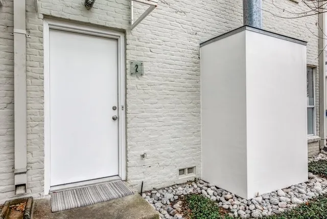 Condominium For Rent in Dallas County , 4122 Travis Street 2, Dallas, Texas 75204, 2 Bedrooms, 3 Bathrooms, Garage spaces, 1,293 Sqft, built in 1997, Price $3,100, mls#21334398, Real Estate Agent in Dallas, Homes For Rent in Dallas county, Homes For Rent in Dallas, Realtor in Dallas Texas, Real Estate Brokerage Independent Realty Texas, Luminita Cordes Realtor