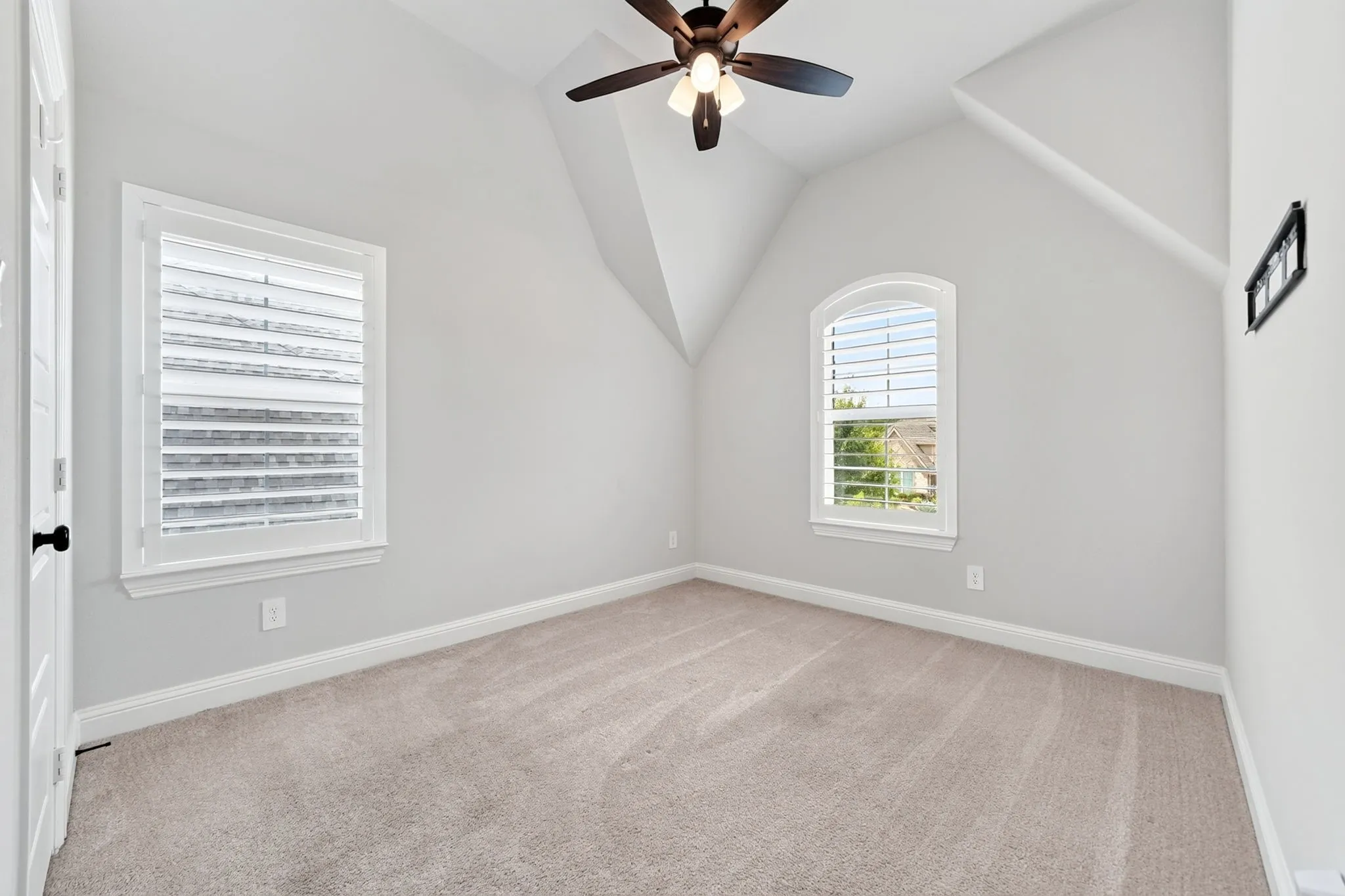 Single Family Residence For Sale in Dallas County , 208 Lenten Rose Drive, Wylie, Texas 75098, 6 Bedroom, 4 Bathroom, 3 Garage spaces, 4,043 Sqft, built in 2022, mls#21333803, Real Estate Agent in Wylie, Homes For Sale in Dallas county, Homes For Sale in Wylie, Realtor in Wylie Texas, Real Estate Brokerage Independent Realty Texas, Luminita Cordes Realtor