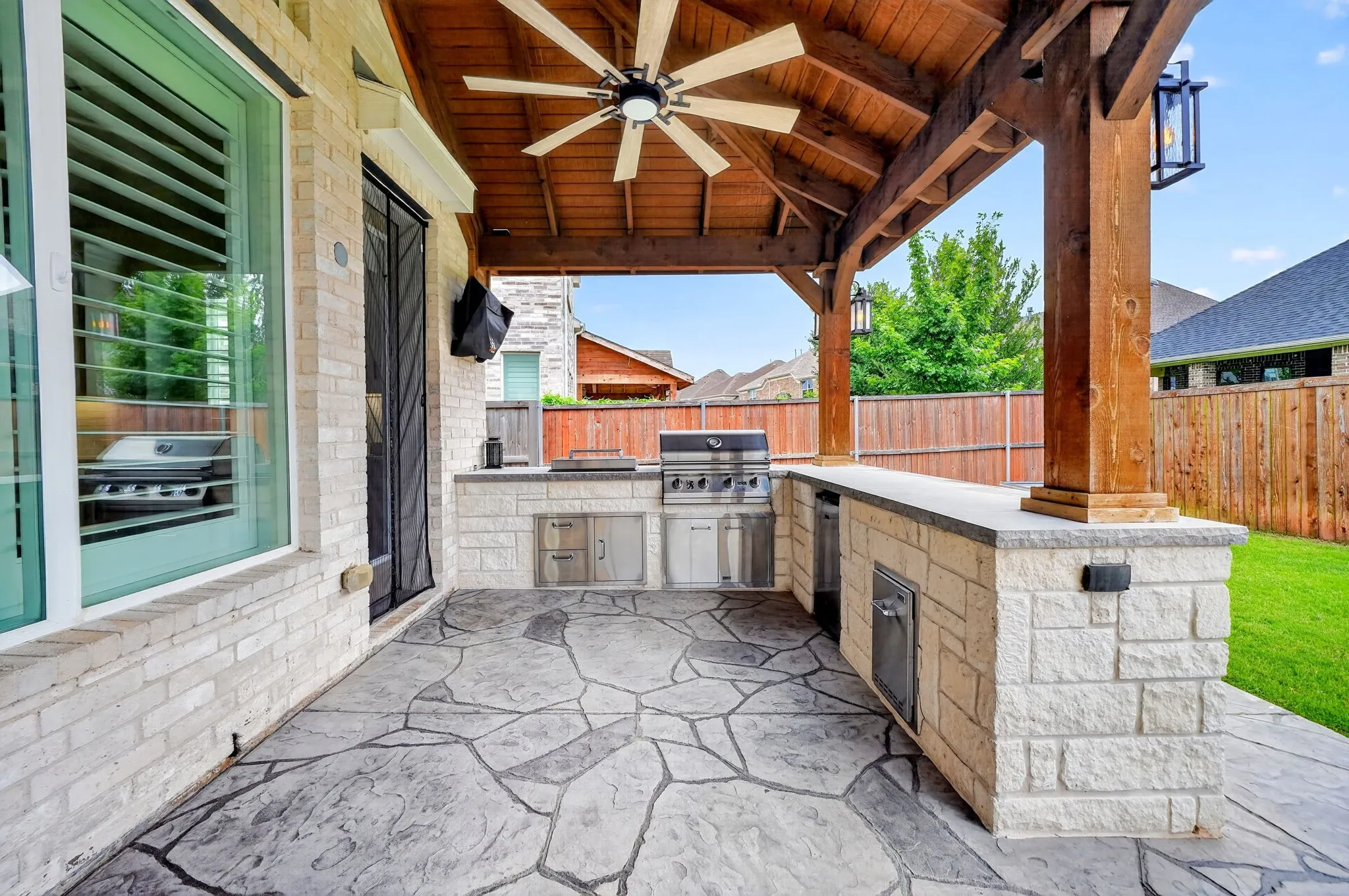 Single Family Residence For Sale in Dallas County , 208 Lenten Rose Drive, Wylie, Texas 75098, 6 Bedroom, 4 Bathroom, 3 Garage spaces, 4,043 Sqft, built in 2022, mls#21333803, Real Estate Agent in Wylie, Homes For Sale in Dallas county, Homes For Sale in Wylie, Realtor in Wylie Texas, Real Estate Brokerage Independent Realty Texas, Luminita Cordes Realtor