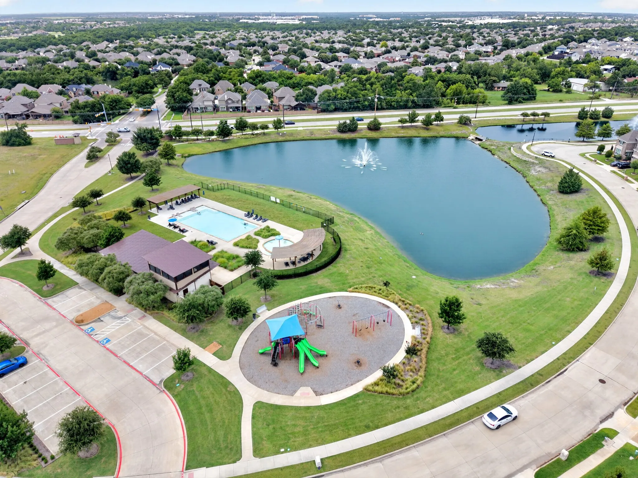Single Family Residence For Sale in Dallas County , 208 Lenten Rose Drive, Wylie, Texas 75098, 6 Bedroom, 4 Bathroom, 3 Garage spaces, 4,043 Sqft, built in 2022, mls#21333803, Real Estate Agent in Wylie, Homes For Sale in Dallas county, Homes For Sale in Wylie, Realtor in Wylie Texas, Real Estate Brokerage Independent Realty Texas, Luminita Cordes Realtor