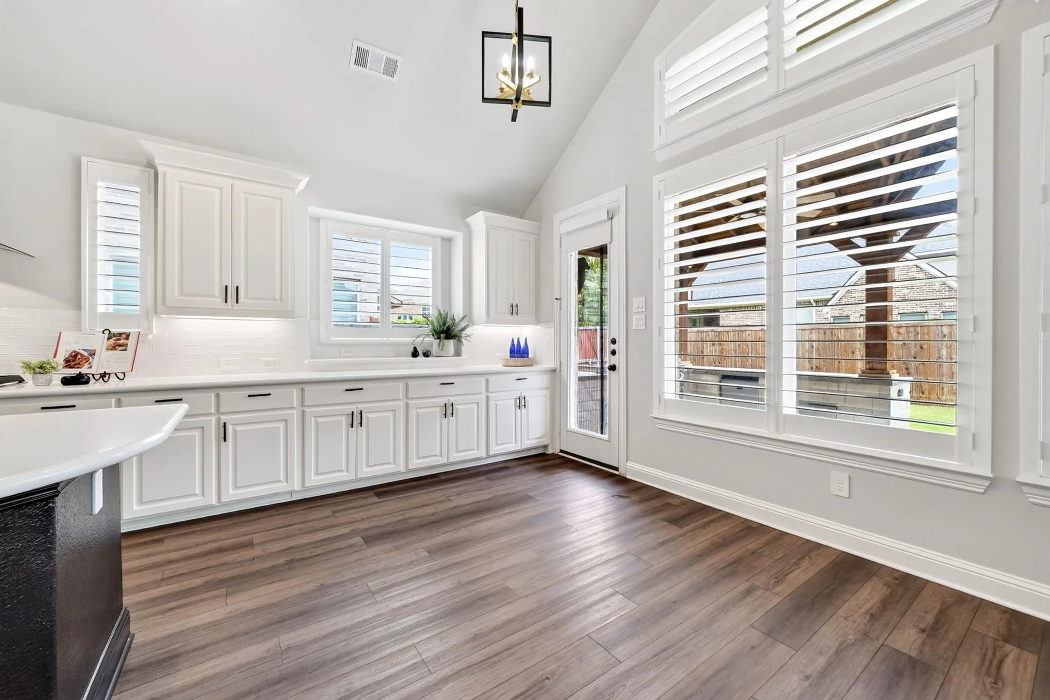 Single Family Residence For Sale in Dallas County , 208 Lenten Rose Drive, Wylie, Texas 75098, 6 Bedroom, 4 Bathroom, 3 Garage spaces, 4,043 Sqft, built in 2022, mls#21333803, Real Estate Agent in Wylie, Homes For Sale in Dallas county, Homes For Sale in Wylie, Realtor in Wylie Texas, Real Estate Brokerage Independent Realty Texas, Luminita Cordes Realtor